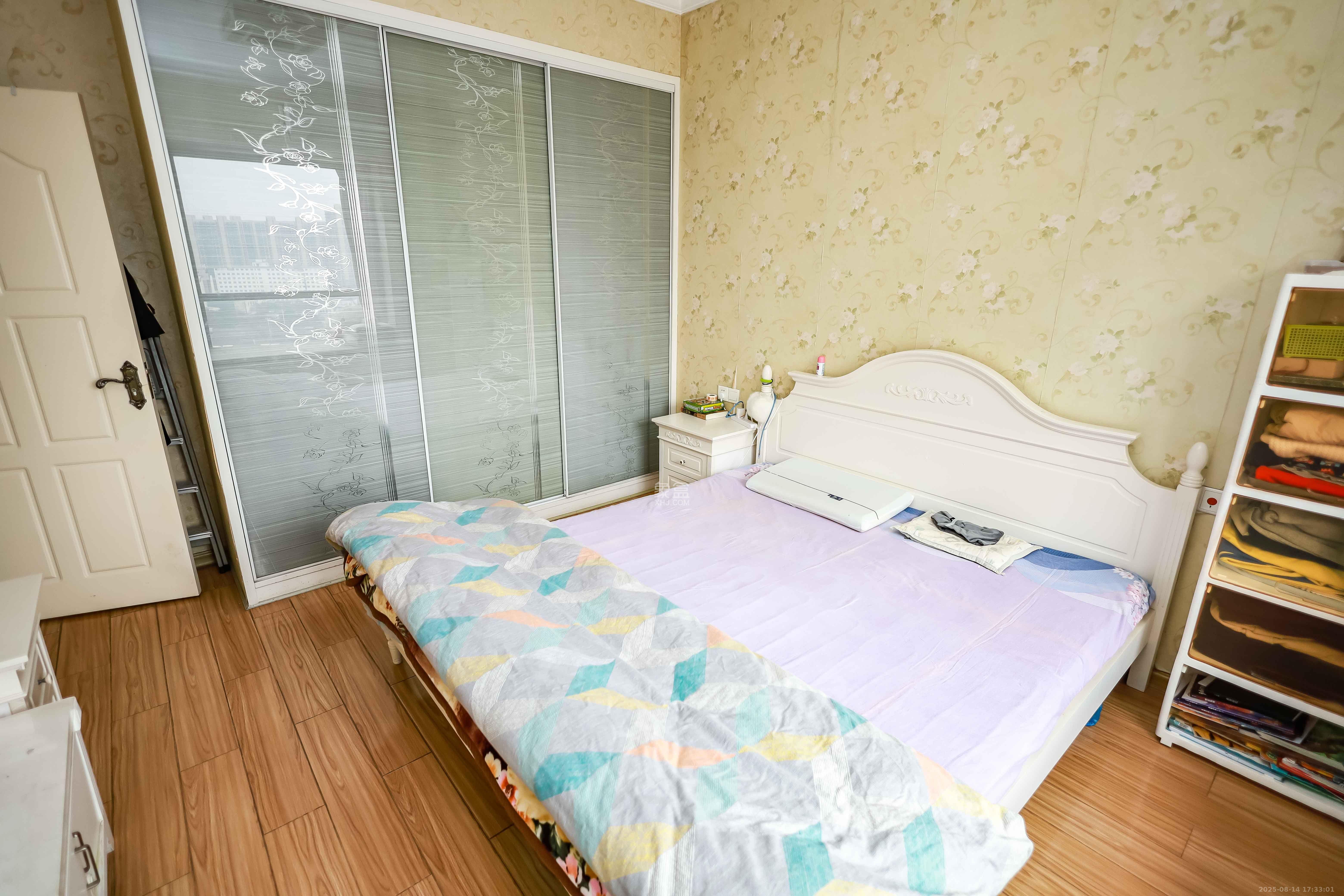 莱茵城  3室2厅1卫    2300.0元/月 莱茵城  3室2厅1卫    2300.0元/月室内图