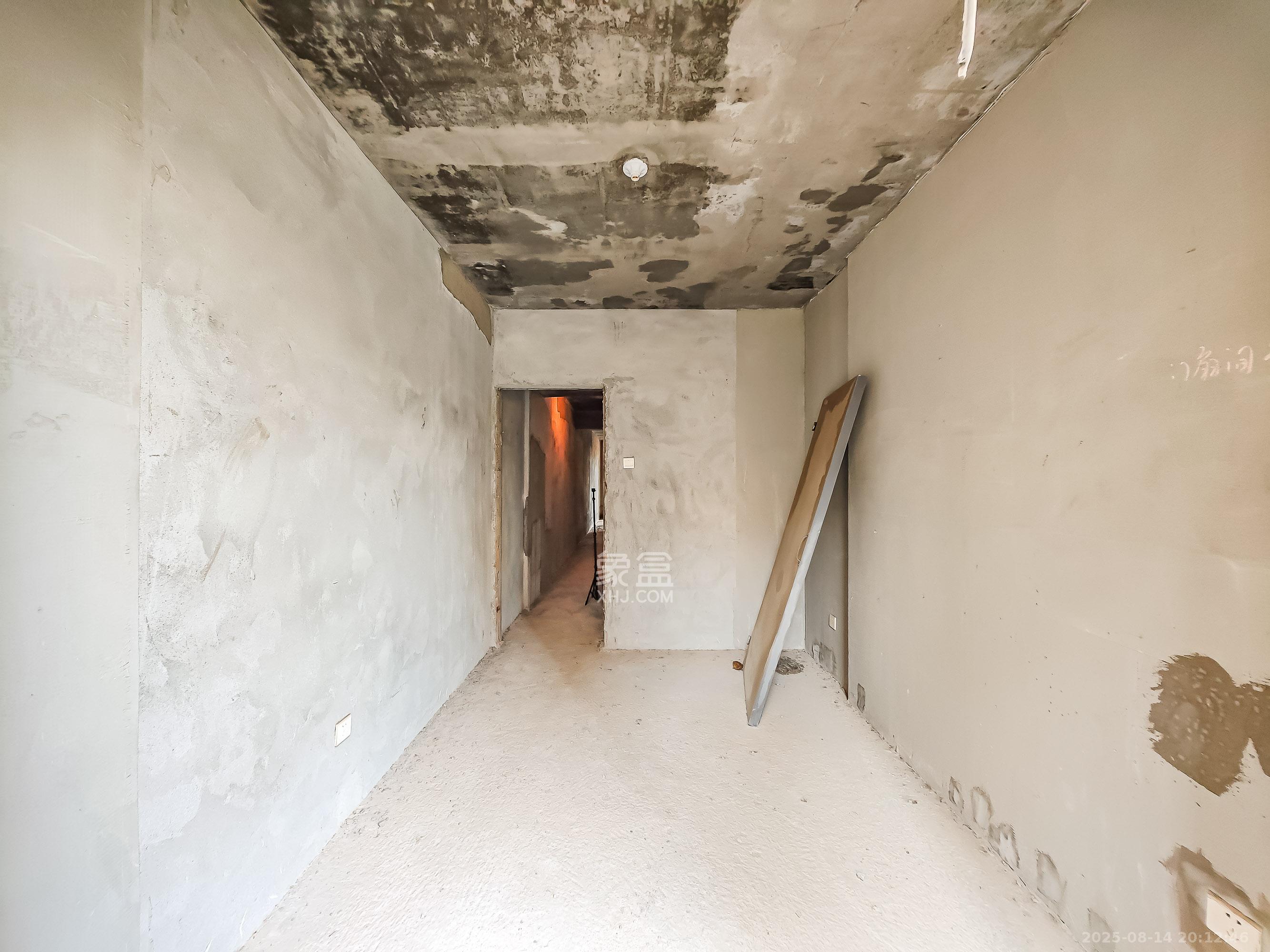 邦盛水岸御园 4室2厅2卫 65.8万 邦盛水岸御园 4室2厅2卫 65.8万卧室