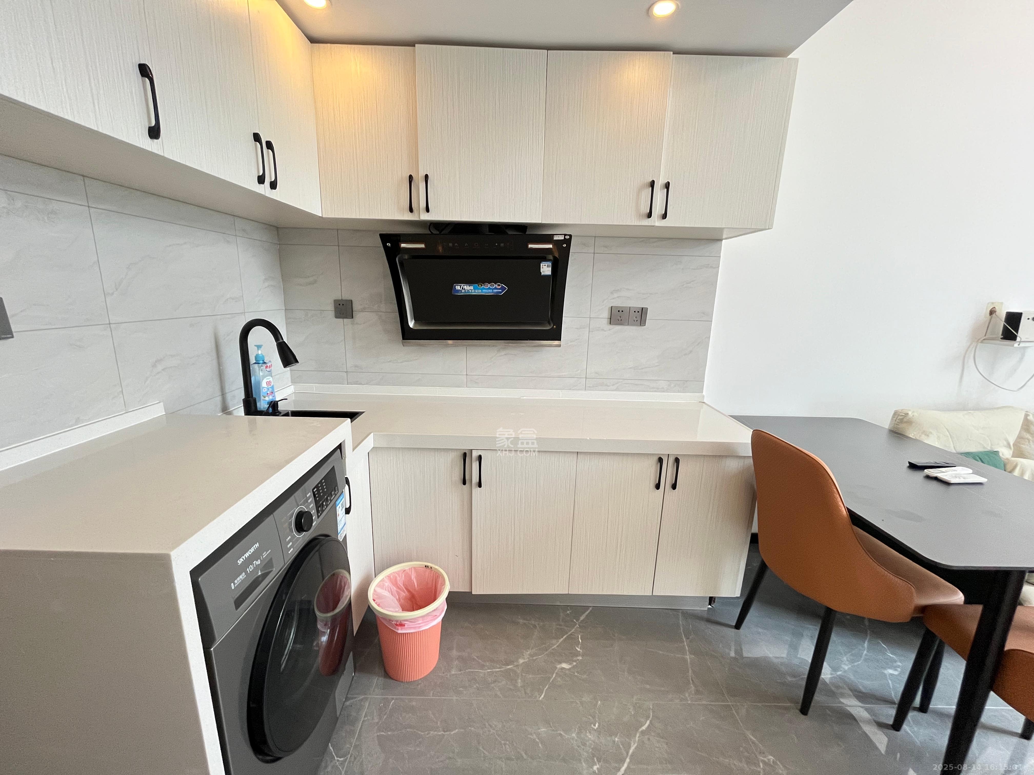 龙湖新壹城 1室1厅1卫 2400.0元/月 龙湖新壹城 1室1厅1卫 2400.0元/月室内图