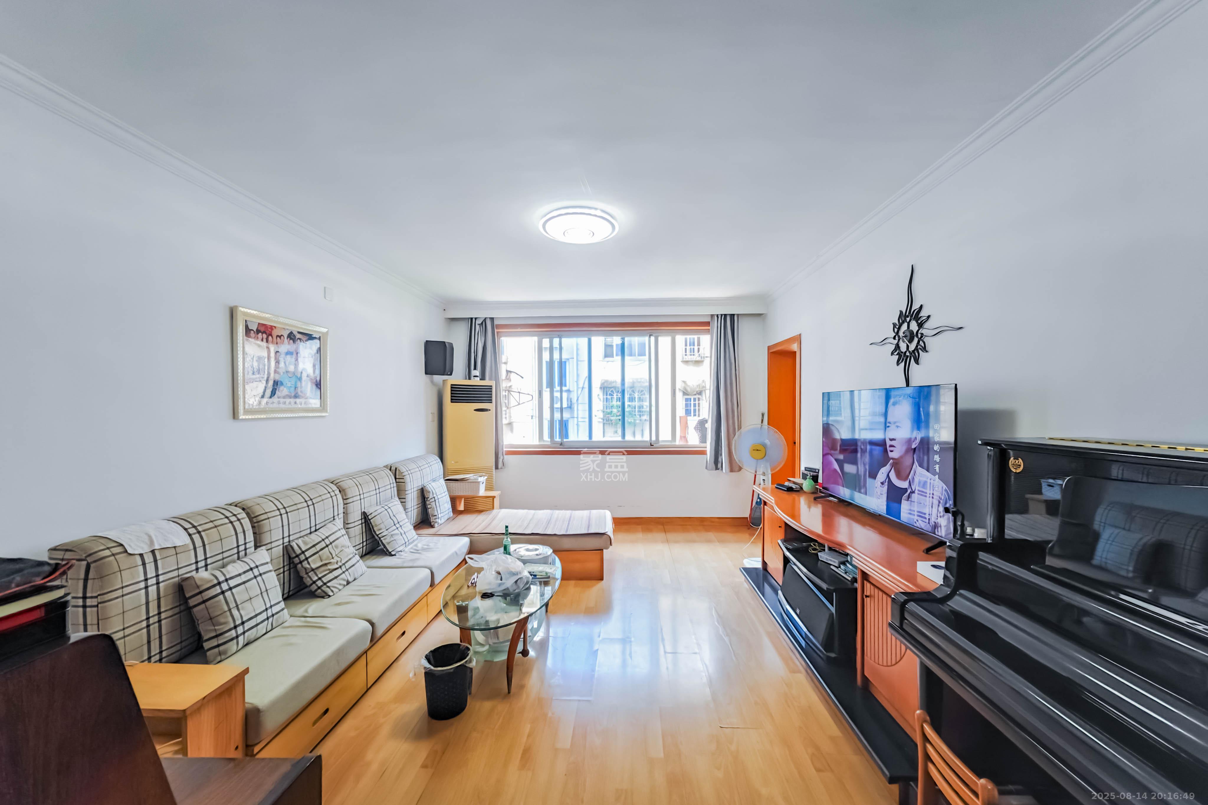 雨花区教师村 3室2厅1卫 56.0万 雨花区教师村 3室2厅1卫 56.0万客厅