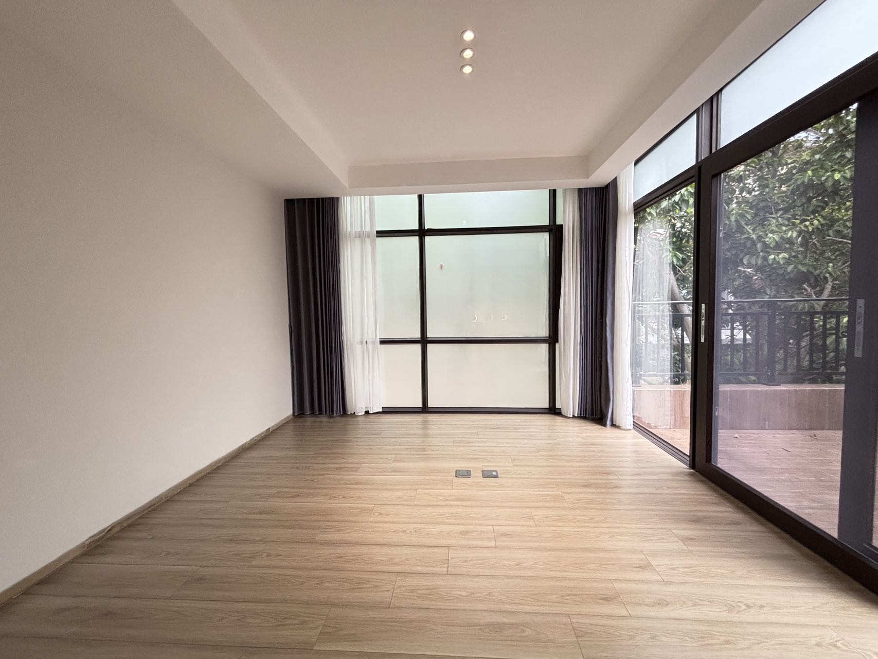 万科浪琴湾  5室3厅4卫    1198.0万 万科浪琴湾  5室3厅4卫    1198.0万室内图