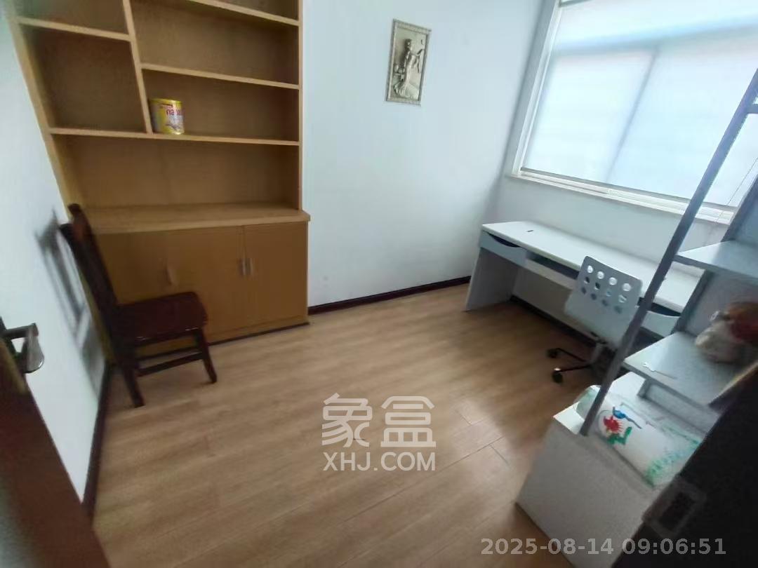 生活艺术城 4室2厅2卫 2500.0元/月 生活艺术城 4室2厅2卫 2500.0元/月室内图