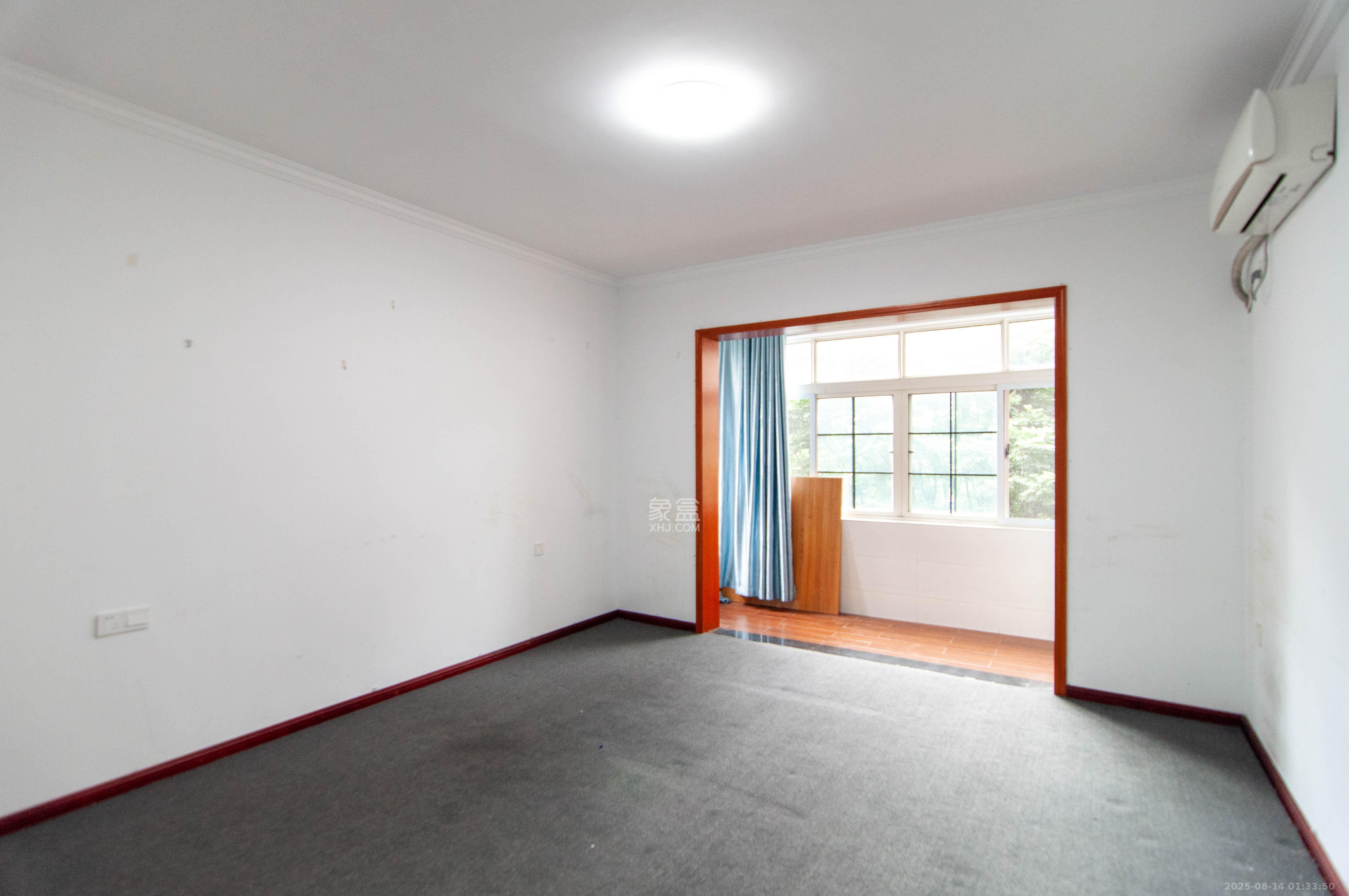 沁园春御院  4室2厅1卫    199.99万其他