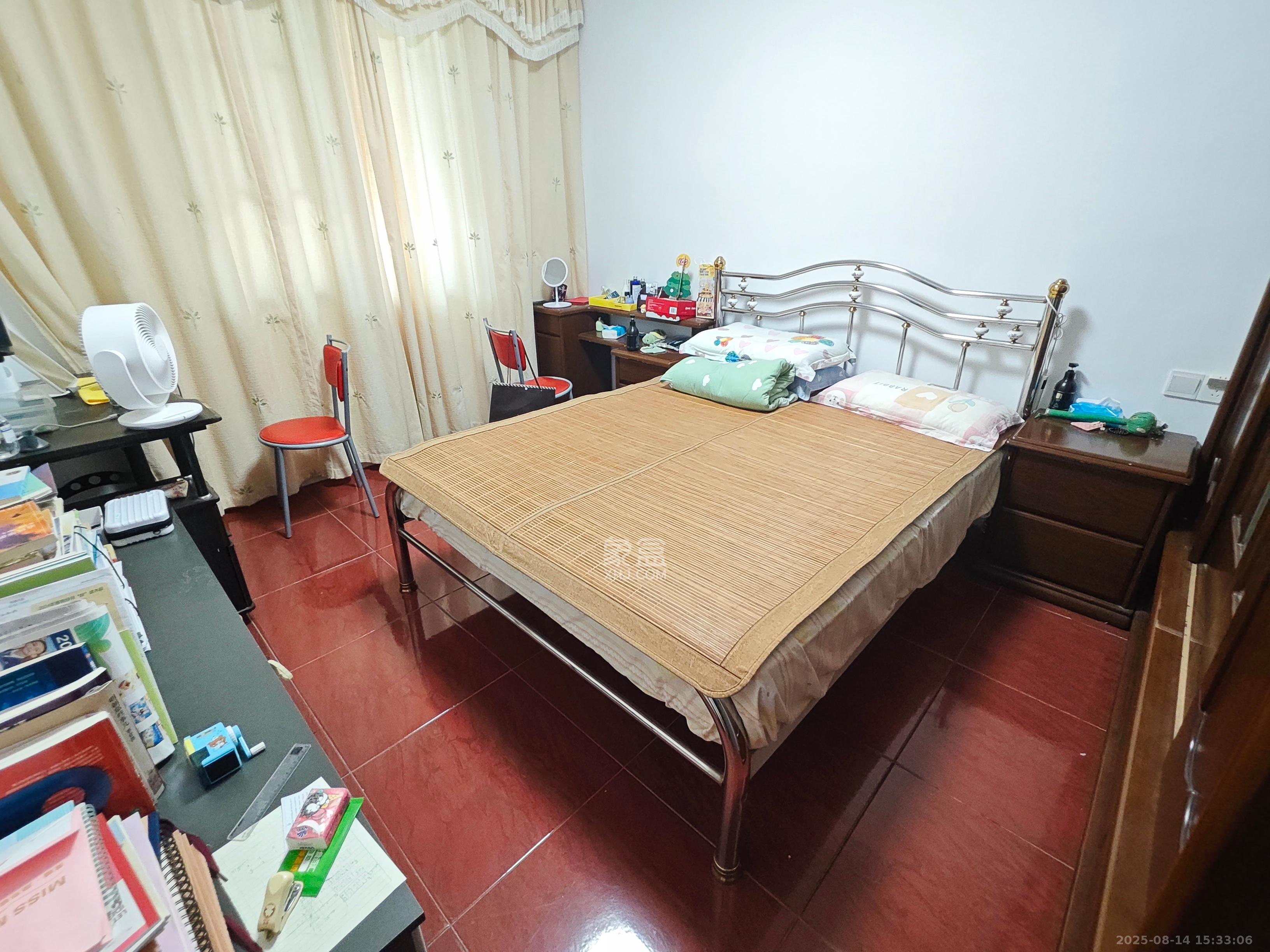 长郡花园  3室1厅1卫    3000.0元/月 长郡花园  3室1厅1卫    3000.0元/月