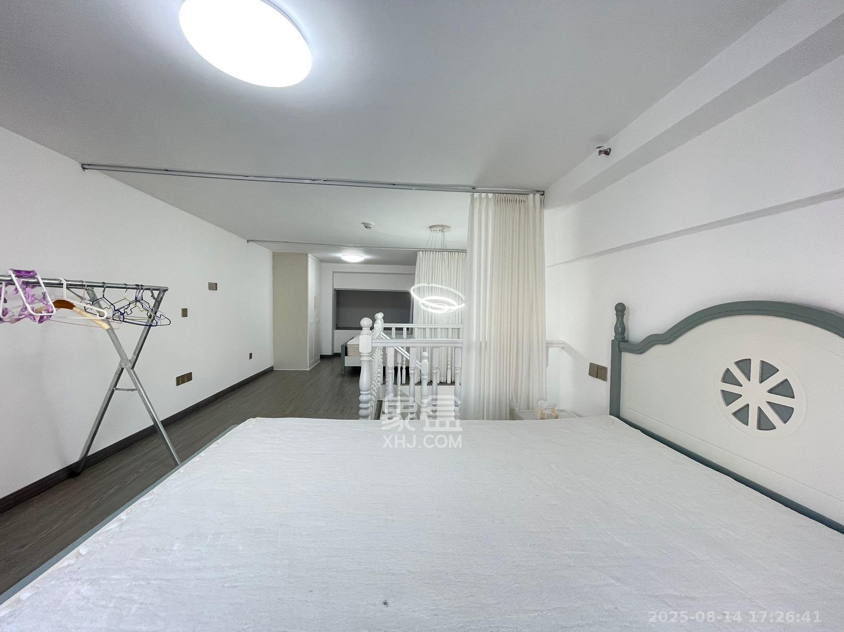 藏珑湖上公馆  1室1厅1卫    2500.0元/月室内图