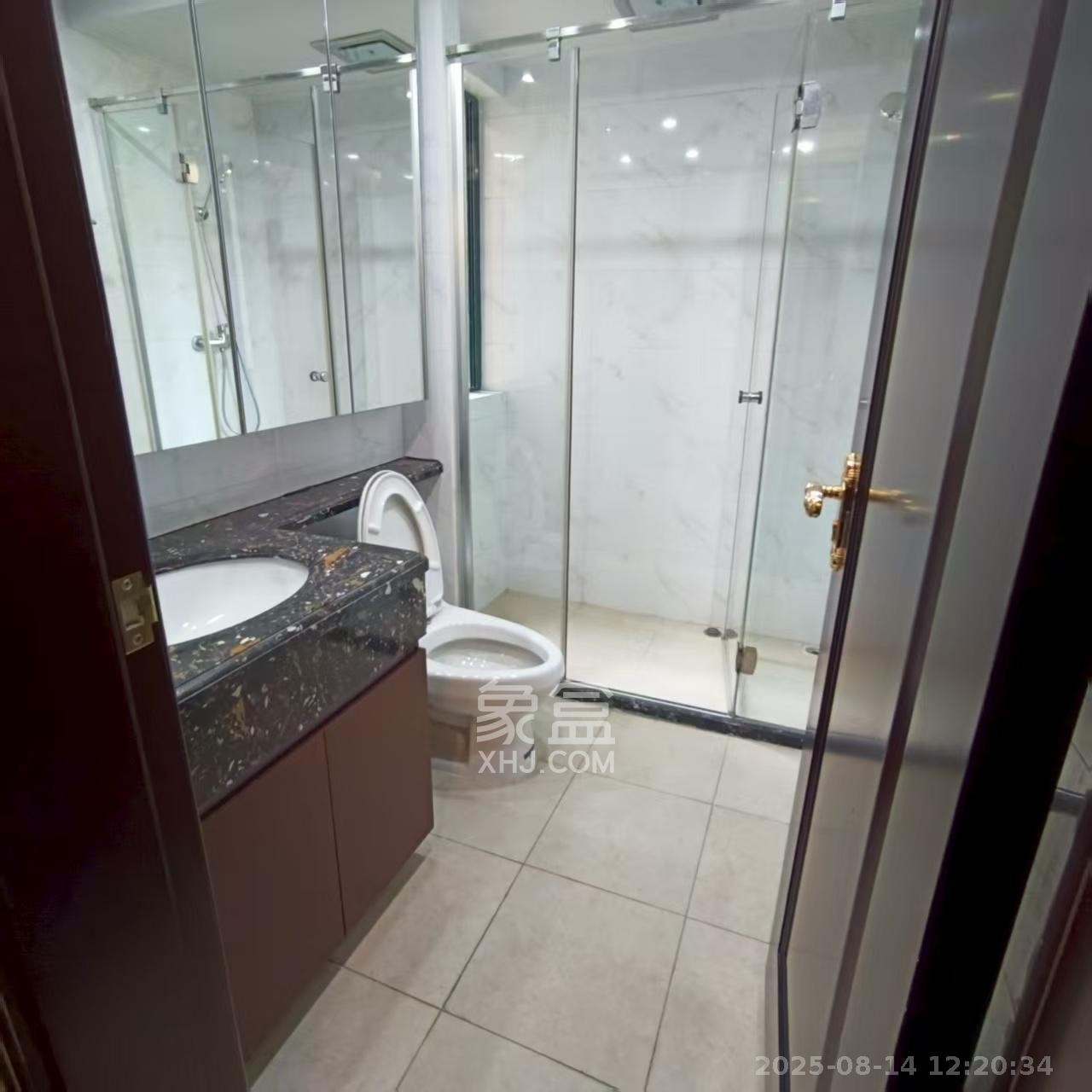 恒大雅苑 3室2厅1卫 2300.0元/月 恒大雅苑 3室2厅1卫 2300.0元/月室内图