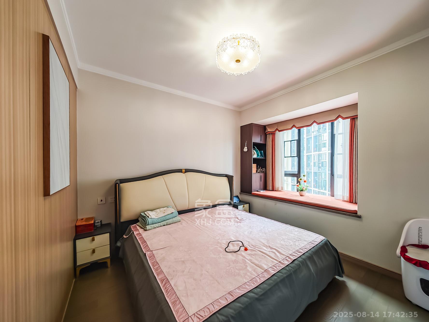 金地兰亭樾  3室2厅2卫    170.0万 金地兰亭樾  3室2厅2卫    170.0万卧室