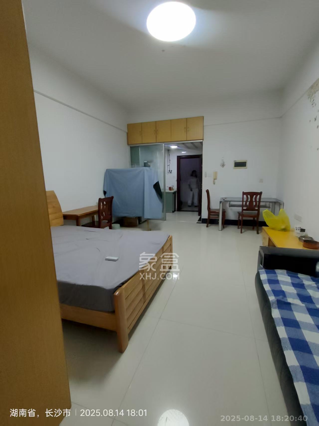 天城湖光山色 2室1厅1卫 1300.0元/月 天城湖光山色 2室1厅1卫 1300.0元/月室内图