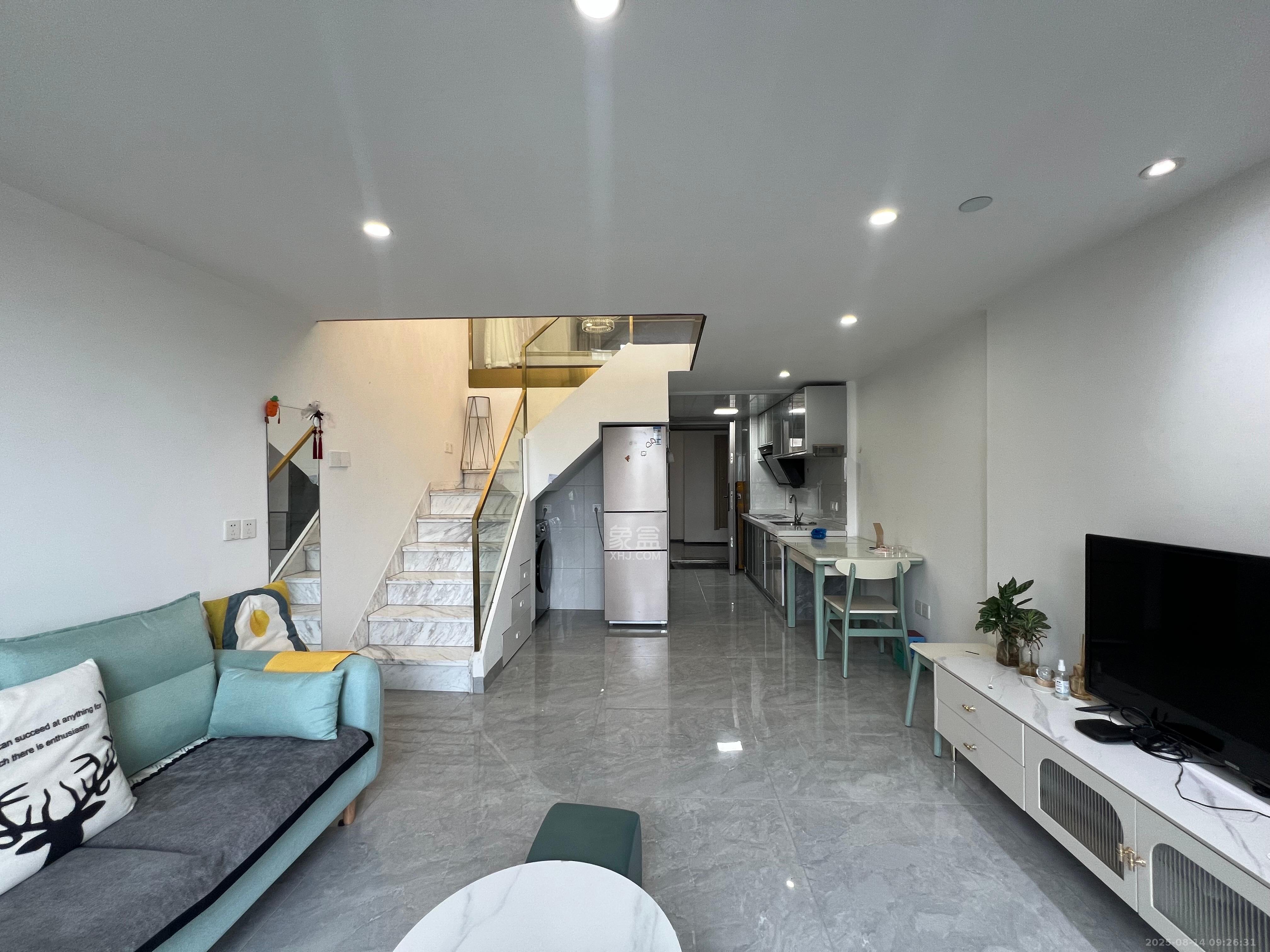 藏珑湖上公馆 1室1厅1卫 2500.0元/月 藏珑湖上公馆 1室1厅1卫 2500.0元/月室内图