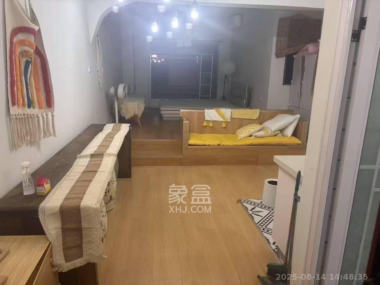 东怡外国（南湖一号)  1室1厅1卫    1700.0元/月室内图