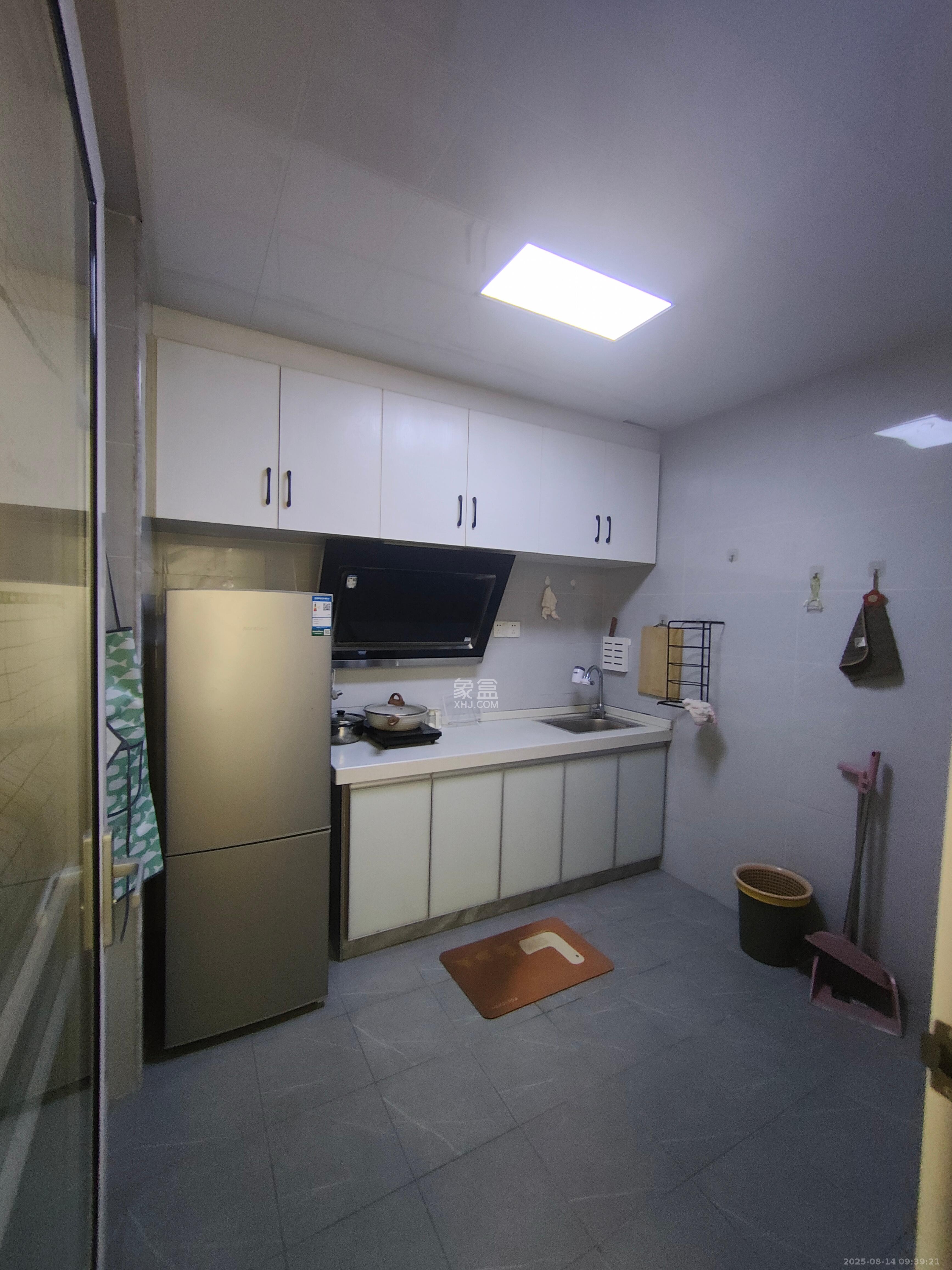 朝正美苑 1室0厅0卫 1300.0元/月 朝正美苑 1室0厅0卫 1300.0元/月室内图