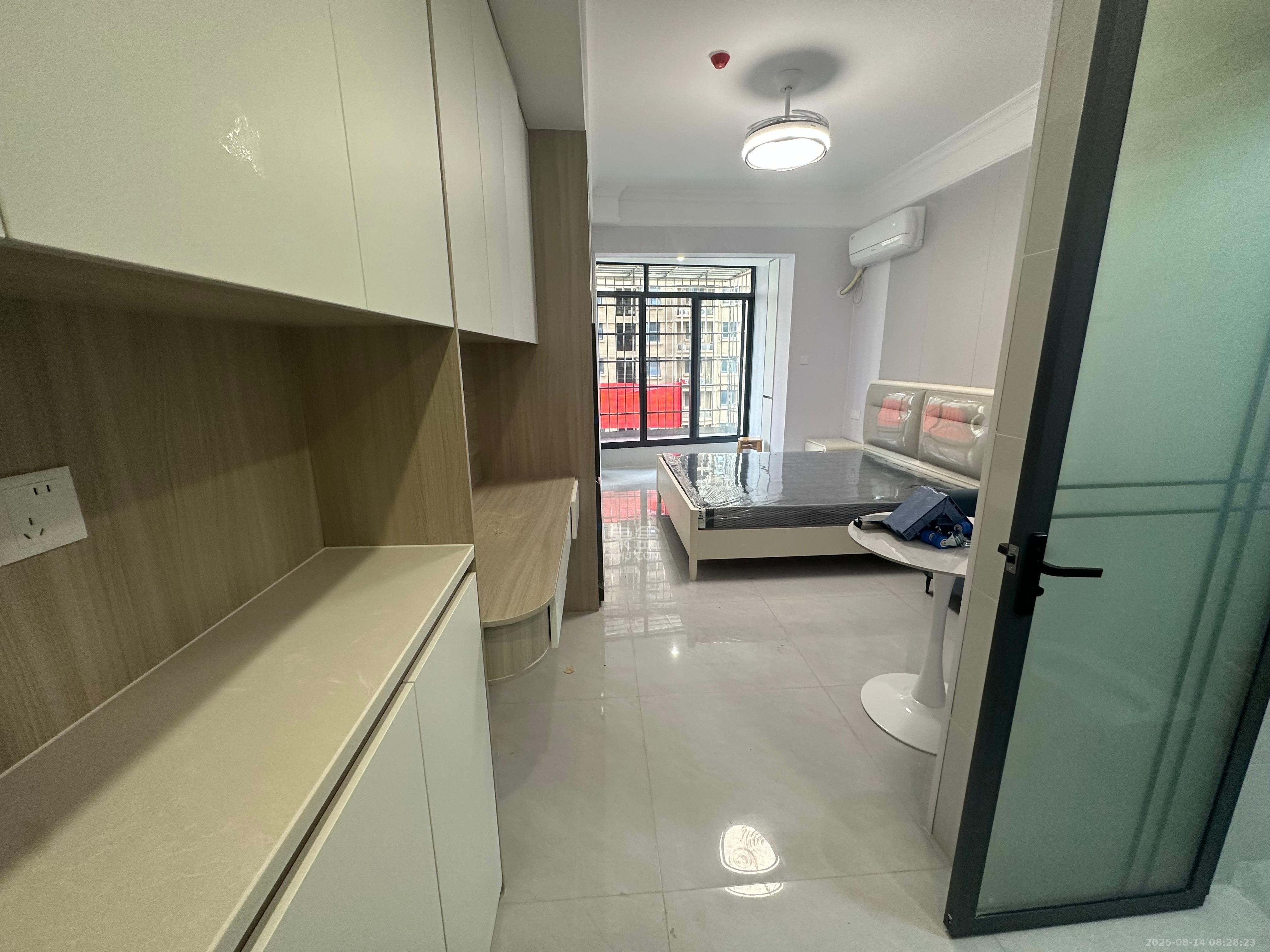 嘉雨兴园 1室0厅0卫 2000.0元/月 嘉雨兴园 1室0厅0卫 2000.0元/月室内图