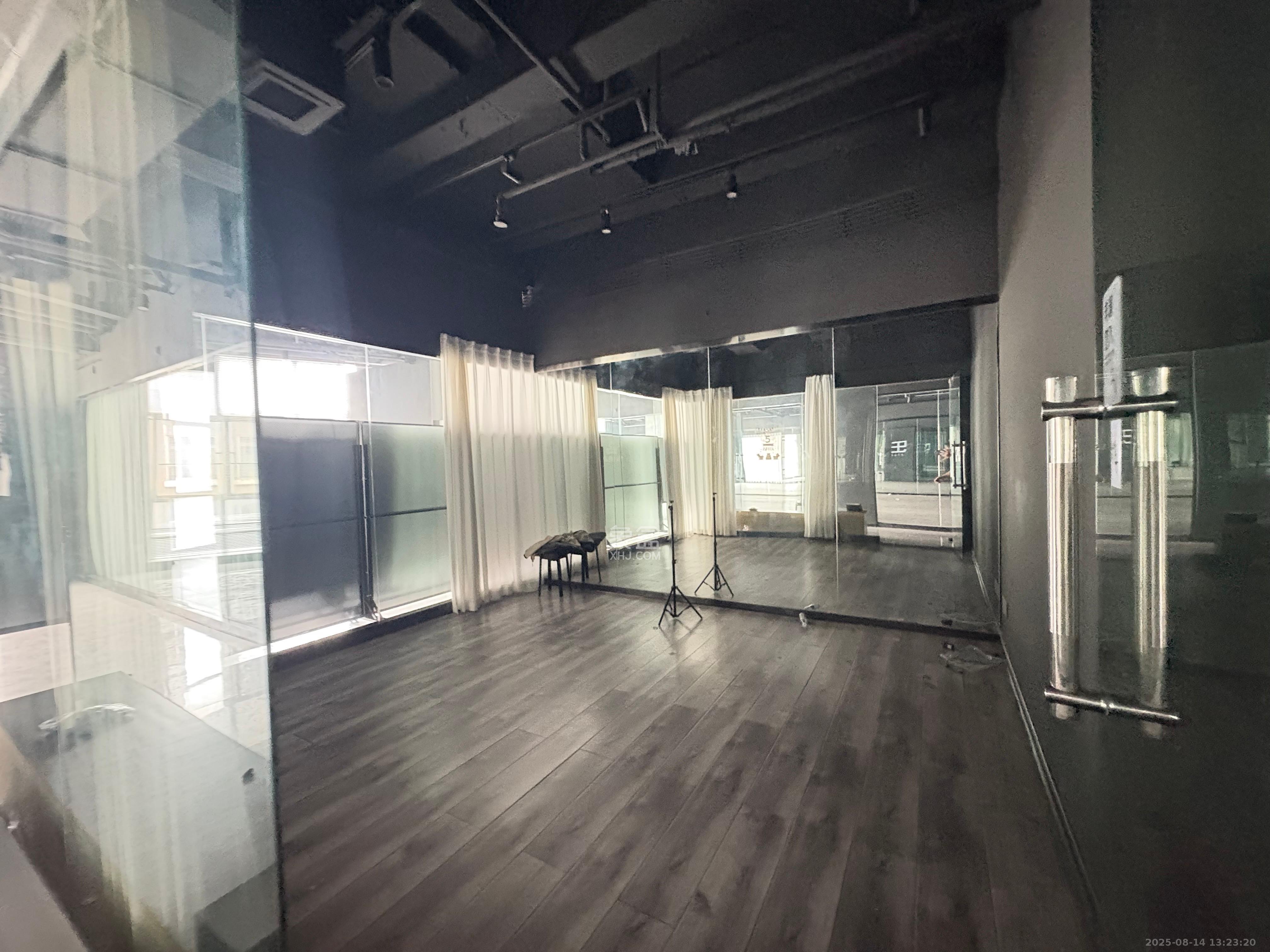 上河国际C区   305.0㎡      12000.0元/月室内图