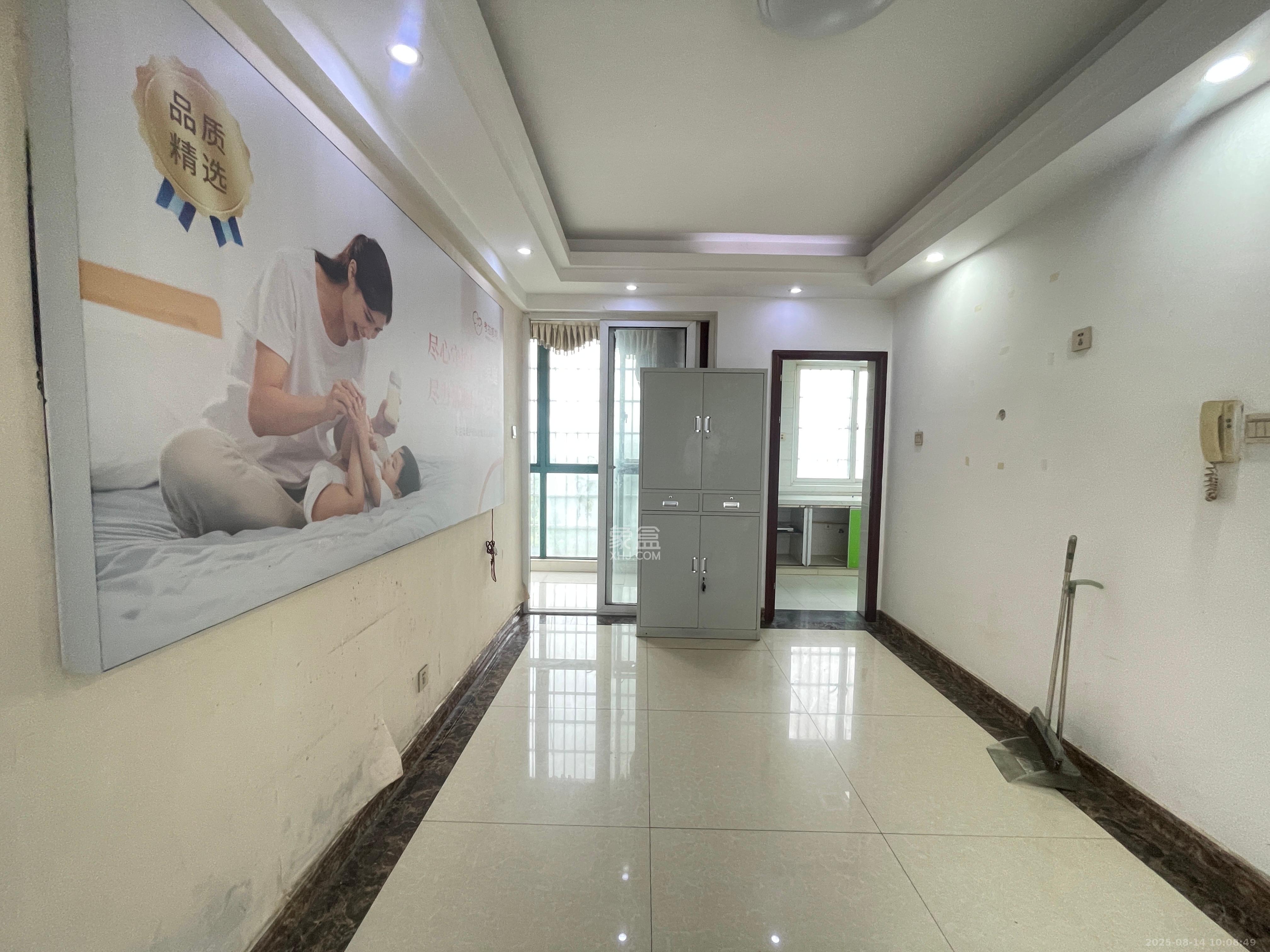 麓景裕园  3室2厅2卫    2600.0元/月 麓景裕园  3室2厅2卫    2600.0元/月室内图