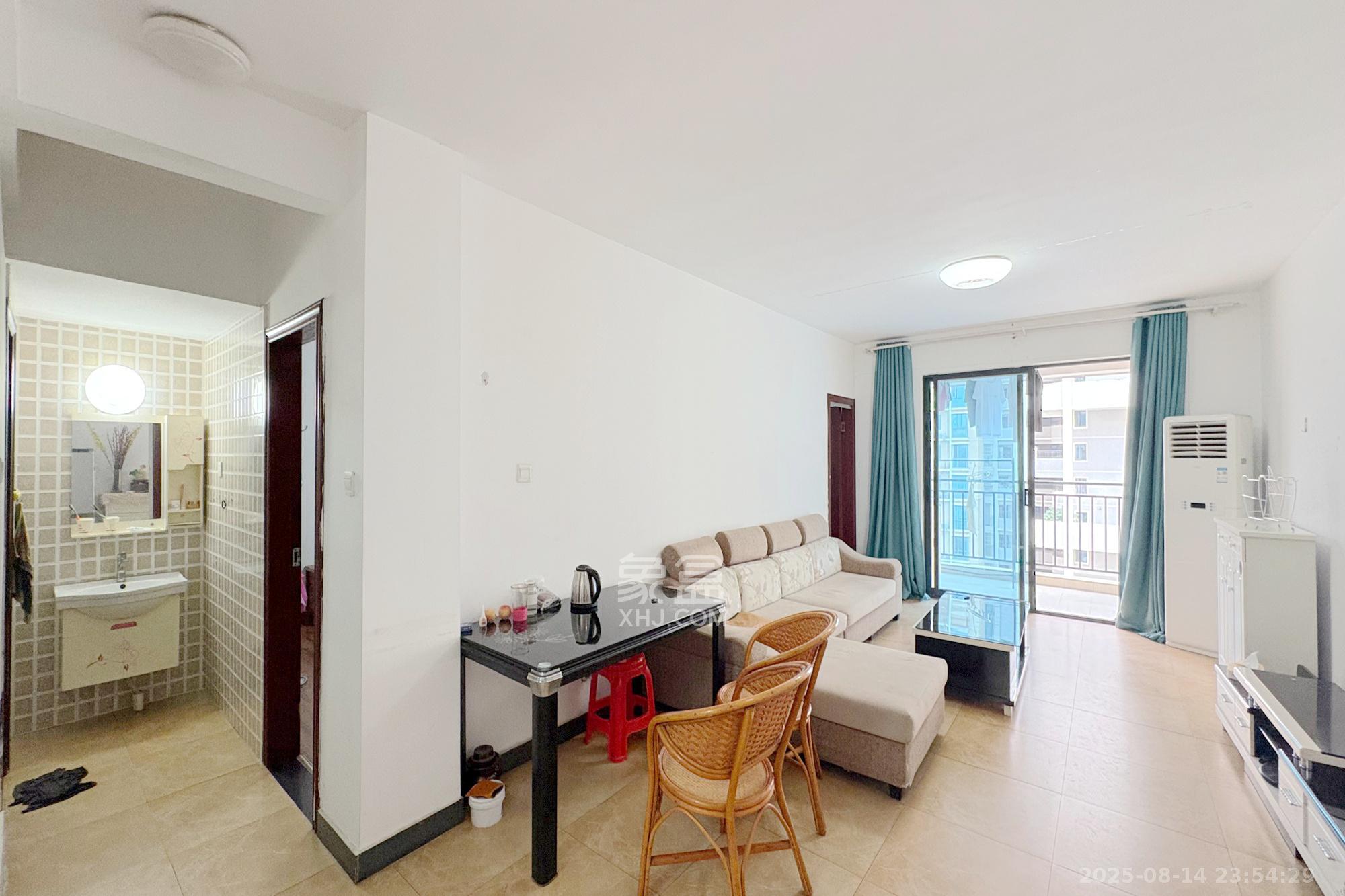 凯通国际城（凯通朝庭）  2室1厅1卫    90.0万客厅