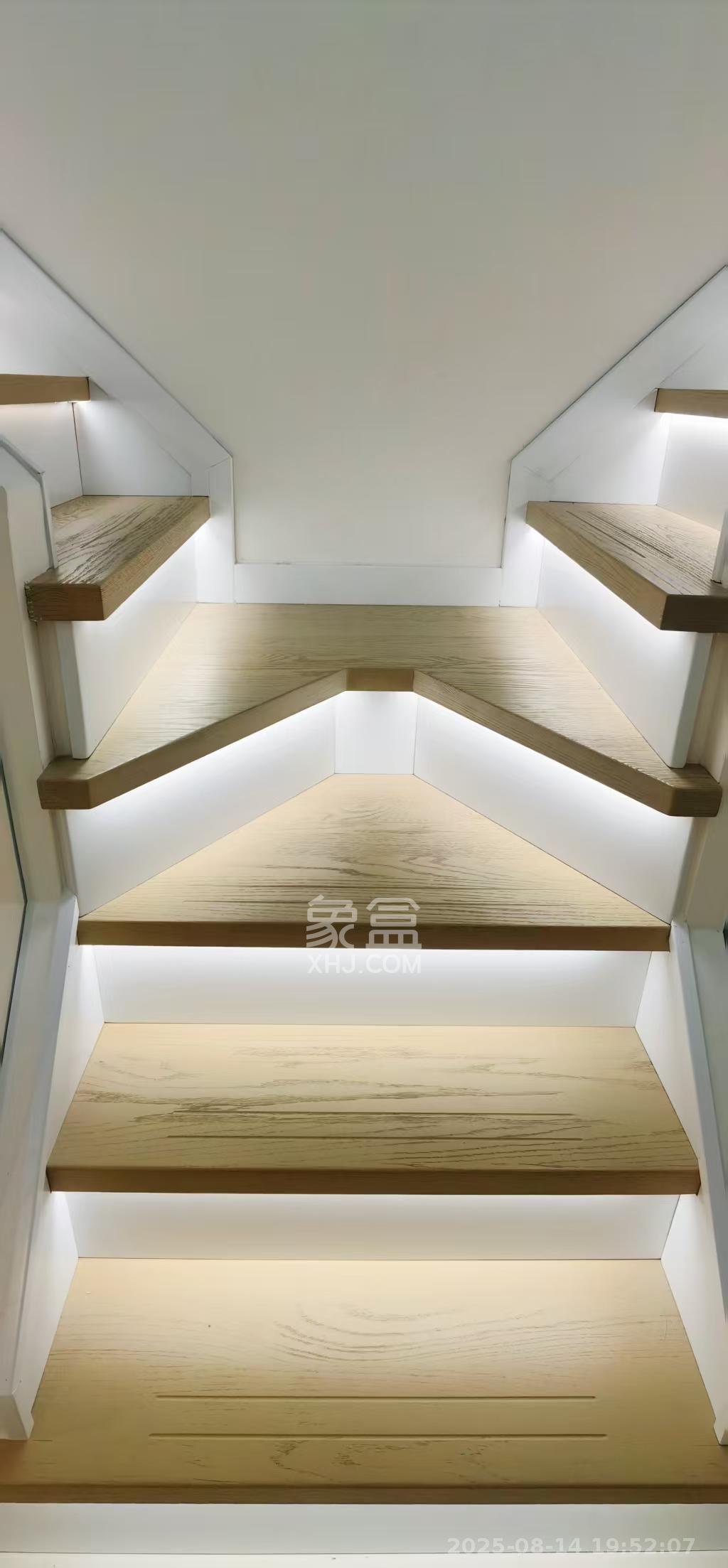 卓越中寰  2室1厅1卫    3188.0元/月 卓越中寰  2室1厅1卫    3188.0元/月室内图1