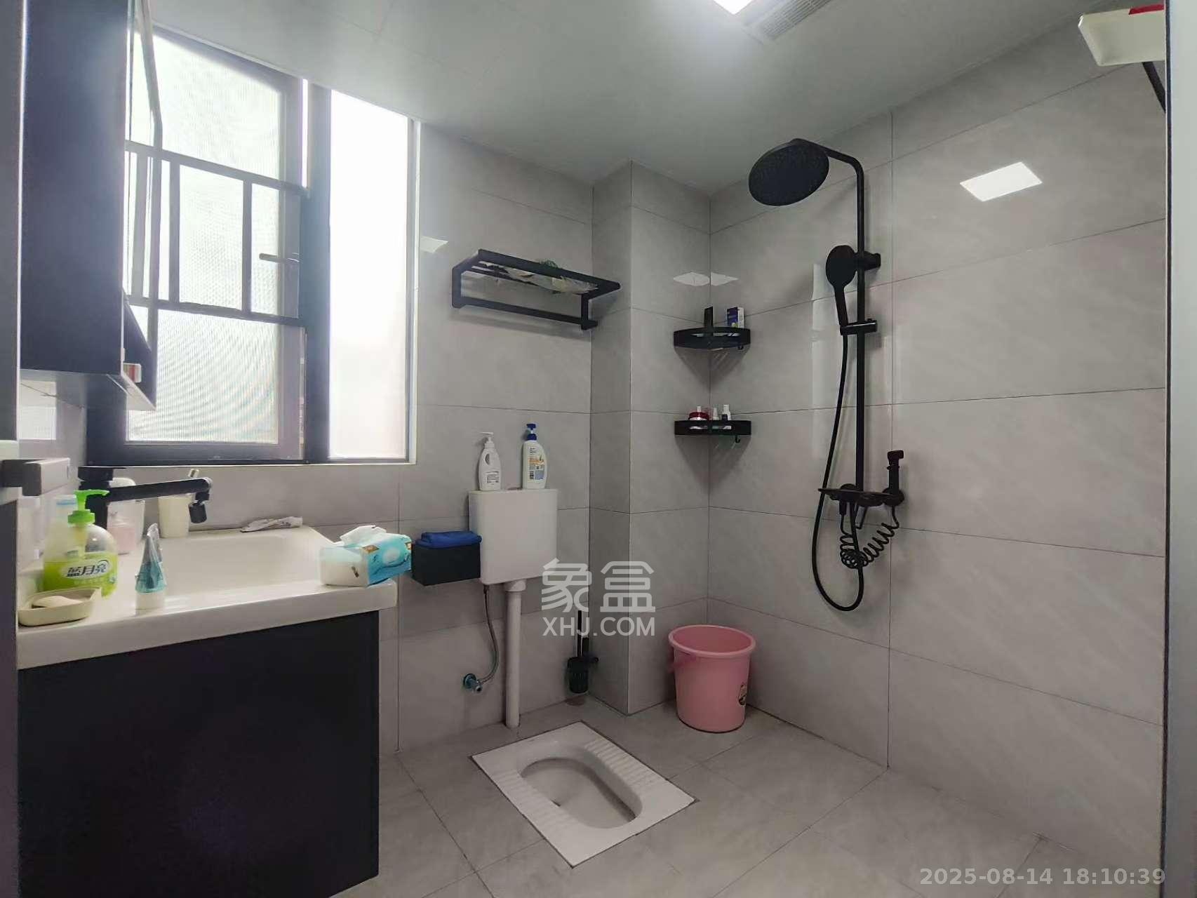 润和滨江广场(润和中央广场)  4室2厅2卫    3200.0元/月 润和滨江广场(润和中央广场)  4室2厅2卫    3200.0元/月室内图