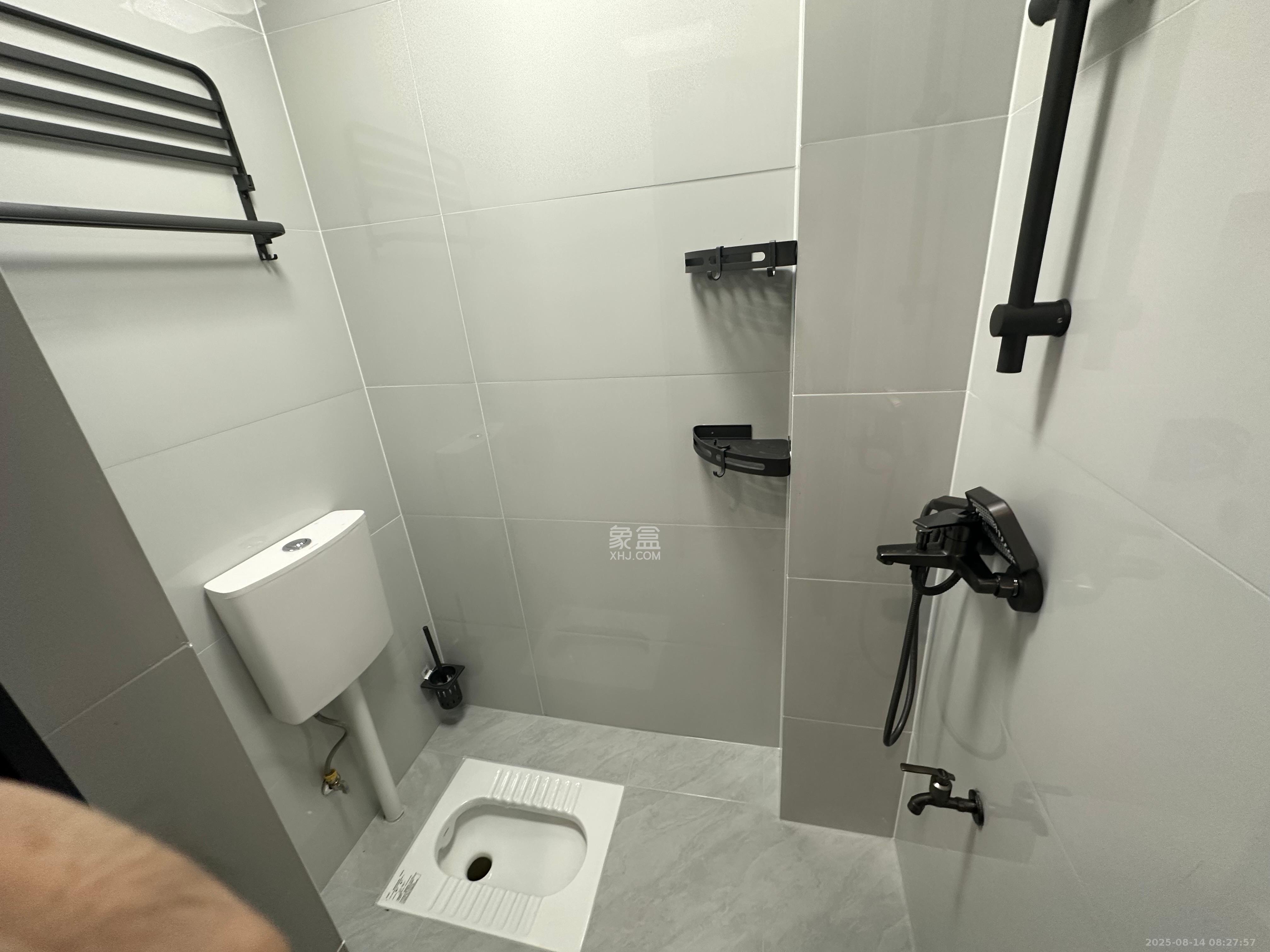 嘉雨兴园  1室1厅1卫    1800.0元/月室内图