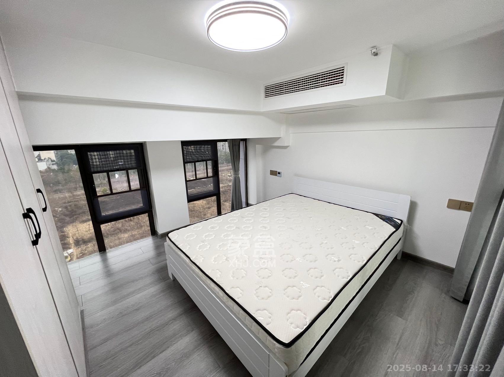 润和国际广场  2室1厅1卫    2400.0元/月 润和国际广场  2室1厅1卫    2400.0元/月室内图