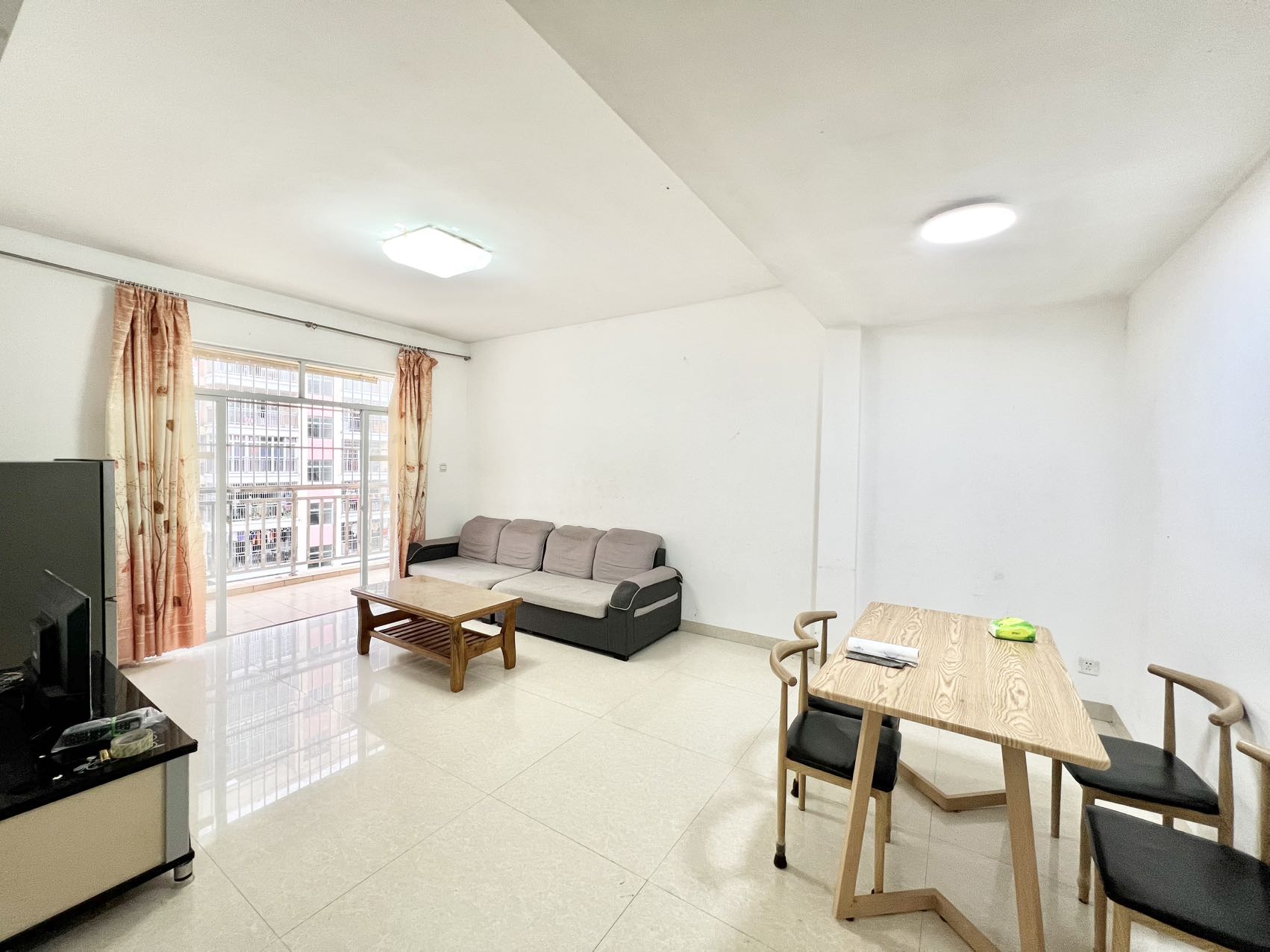 海岛阳光二期 3室2厅1卫 2300.0元/月 海岛阳光二期 3室2厅1卫 2300.0元/月室内图