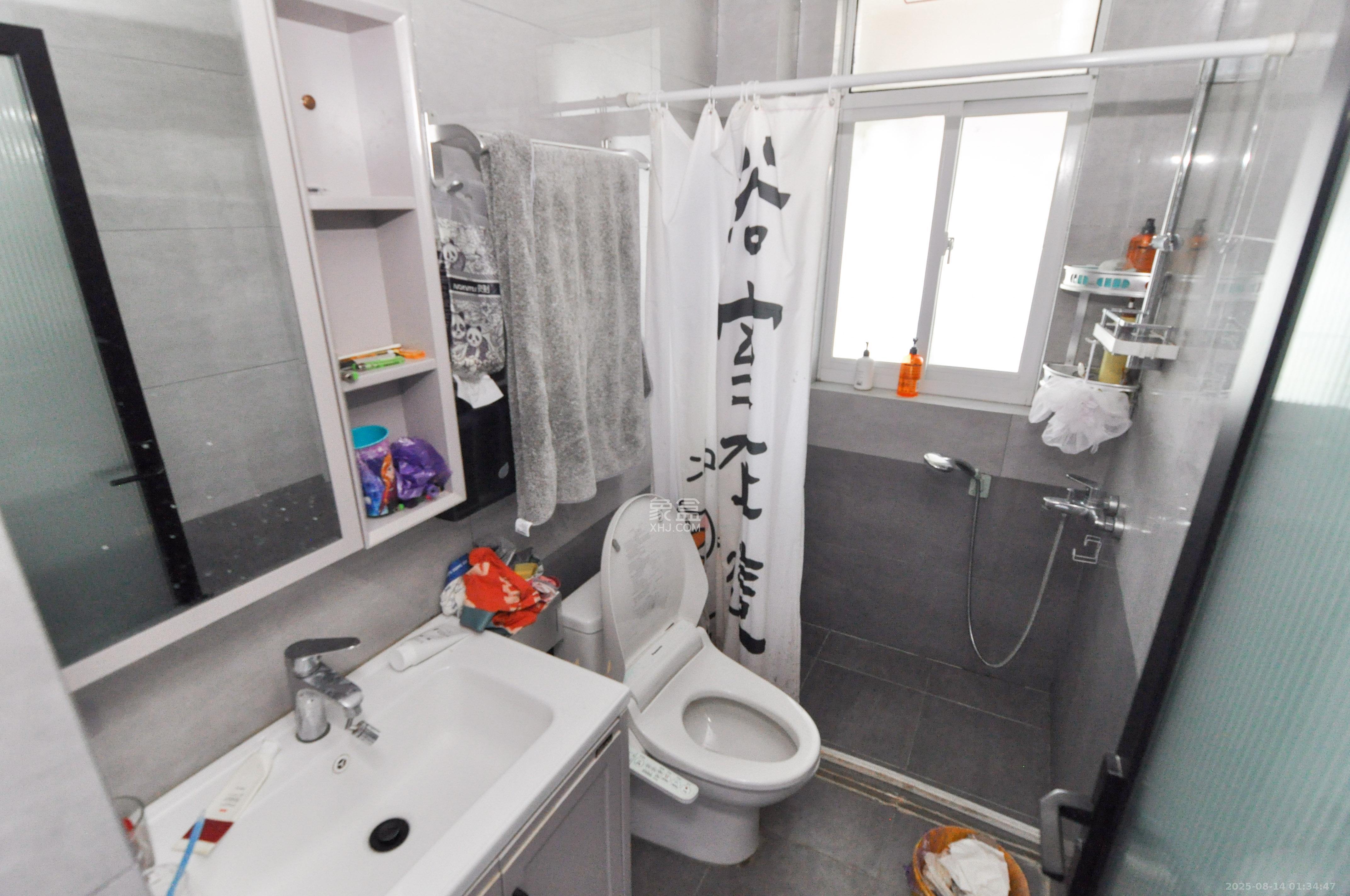 谋房博客(博客天街)  3室2厅2卫    108.0万卫生间