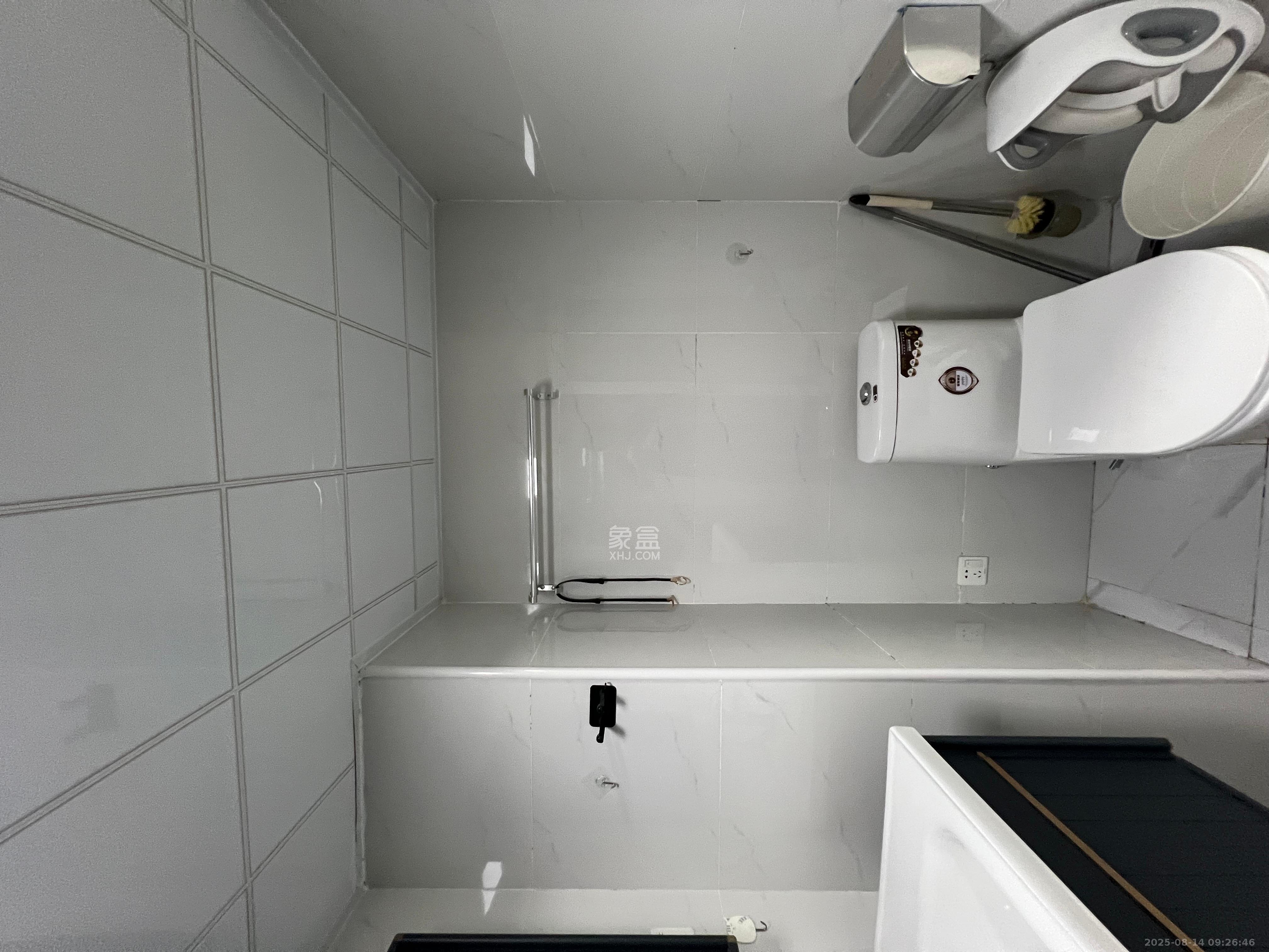 藏珑湖上公馆 1室1厅1卫 2500.0元/月 藏珑湖上公馆 1室1厅1卫 2500.0元/月室内图