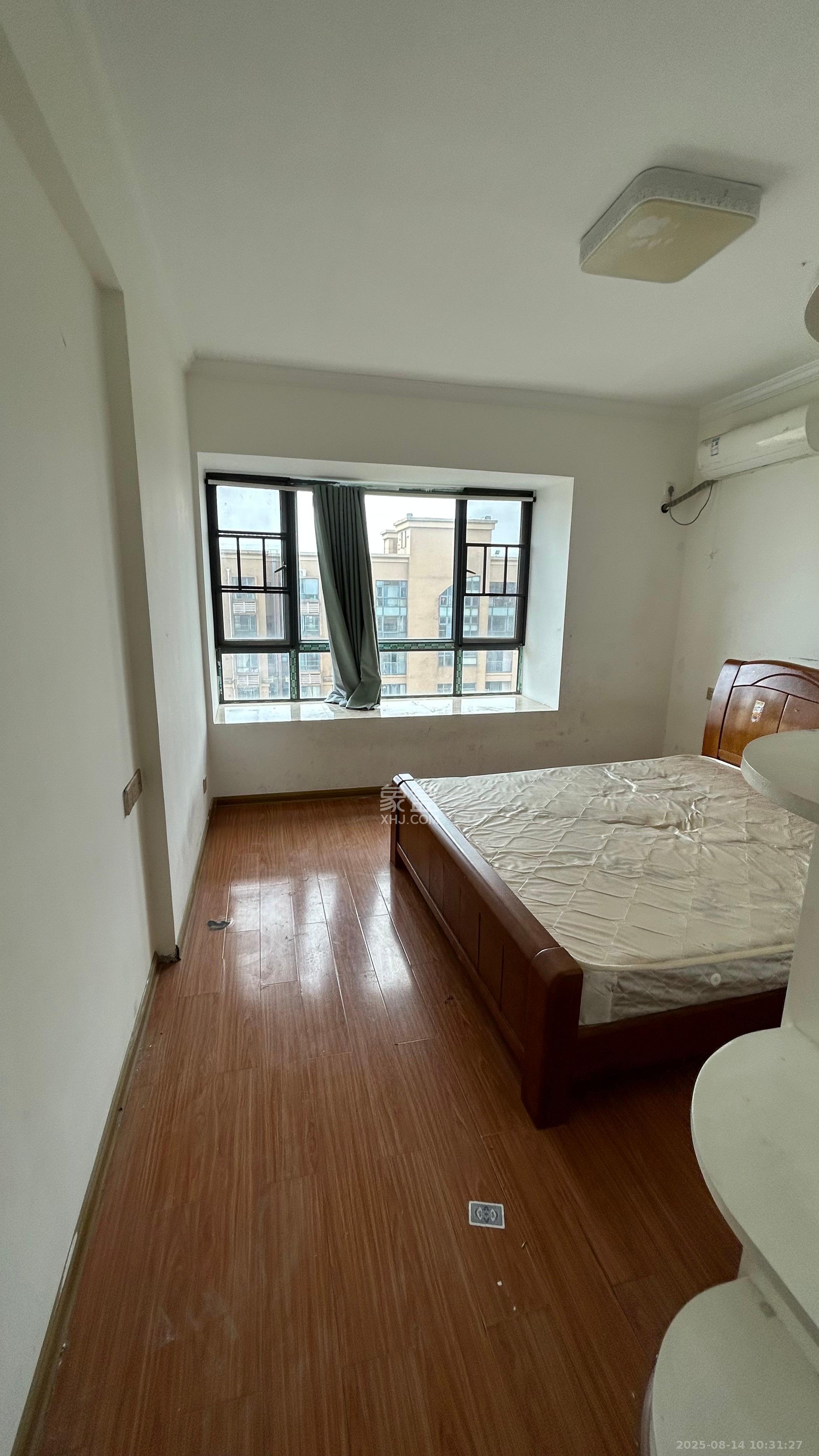 和美星城  4室2厅2卫    2300.0元/月 和美星城  4室2厅2卫    2300.0元/月室内图