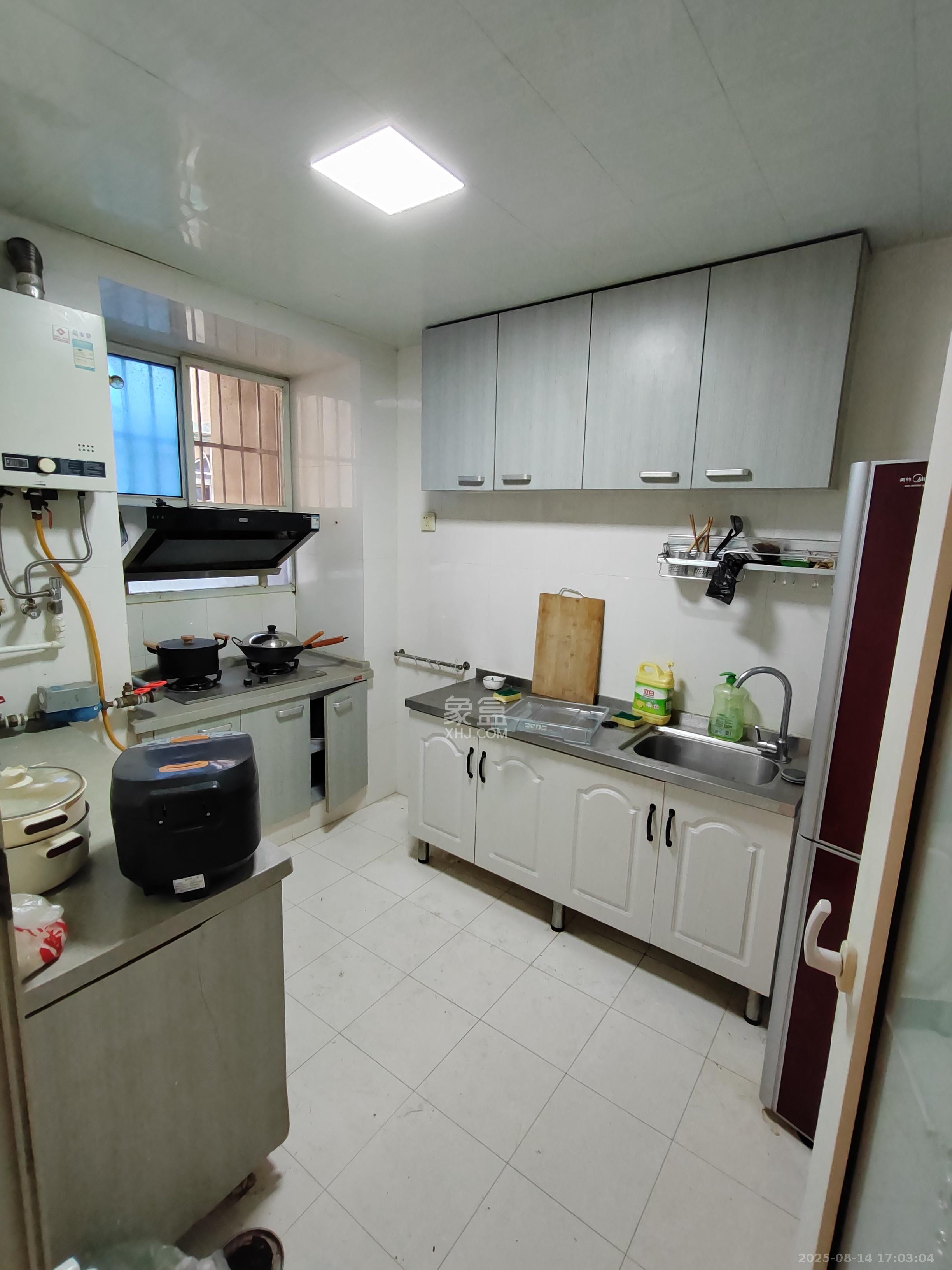 稻田园公寓 3室2厅2卫 2800.0元/月 稻田园公寓 3室2厅2卫 2800.0元/月室内图