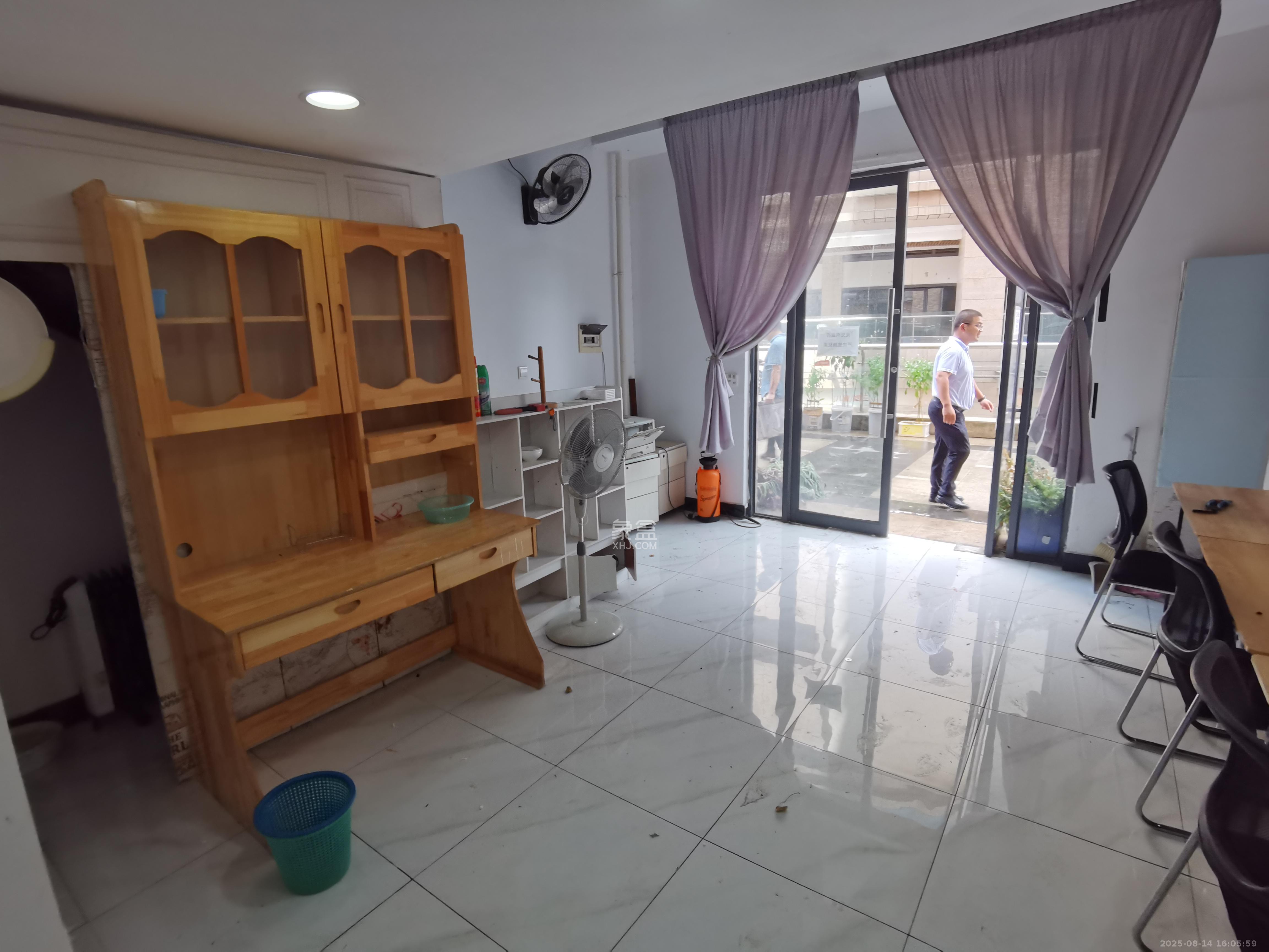 兰亭湾畔   30.0㎡      1800.0元/月室内图