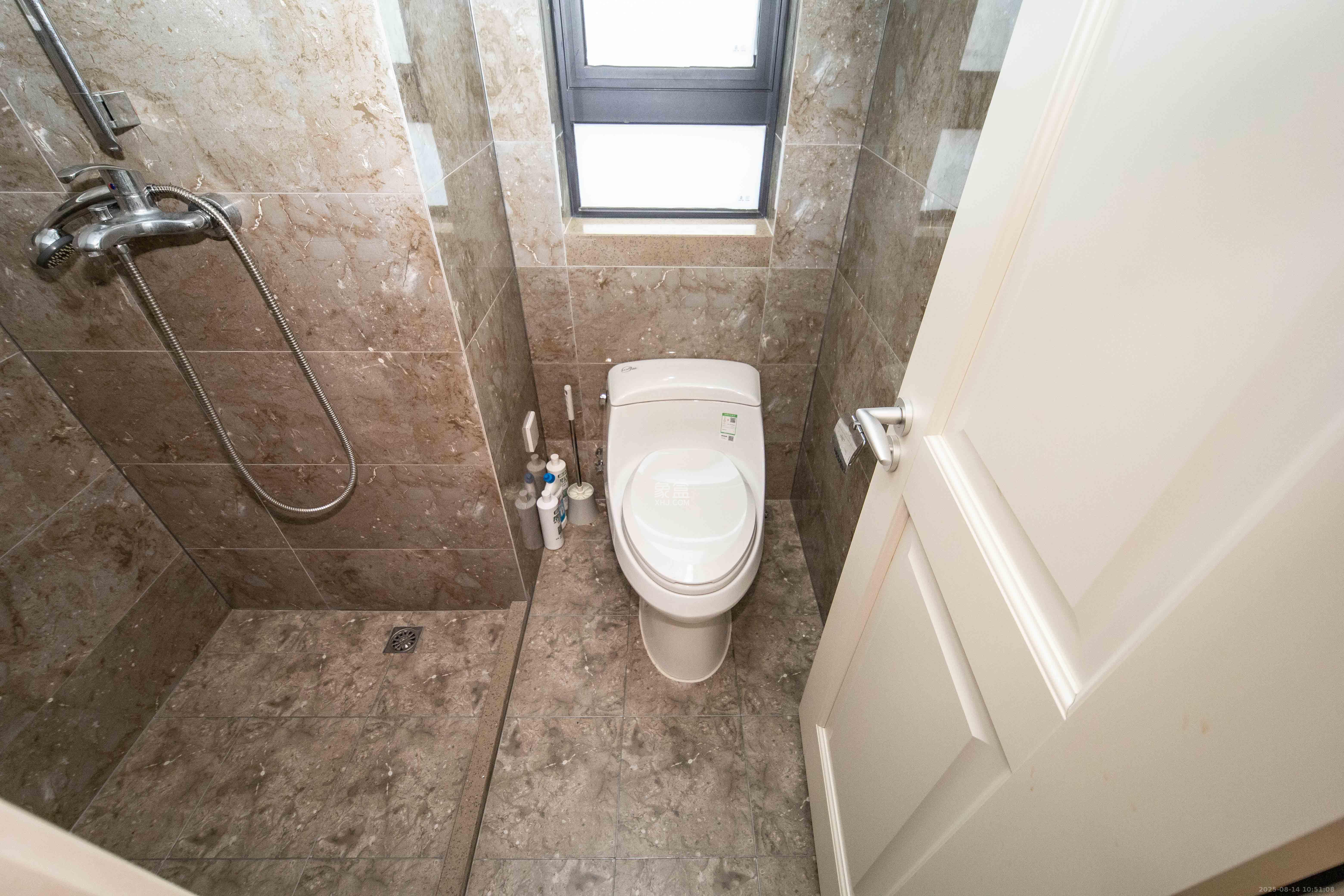 万科金域蓝湾  3室2厅2卫    3300.0元/月 万科金域蓝湾  3室2厅2卫    3300.0元/月室内图