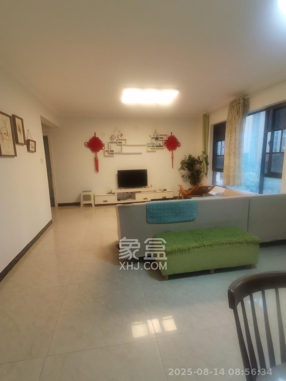 华润凤凰城二期  3室2厅1卫   1800.00元/月室内图