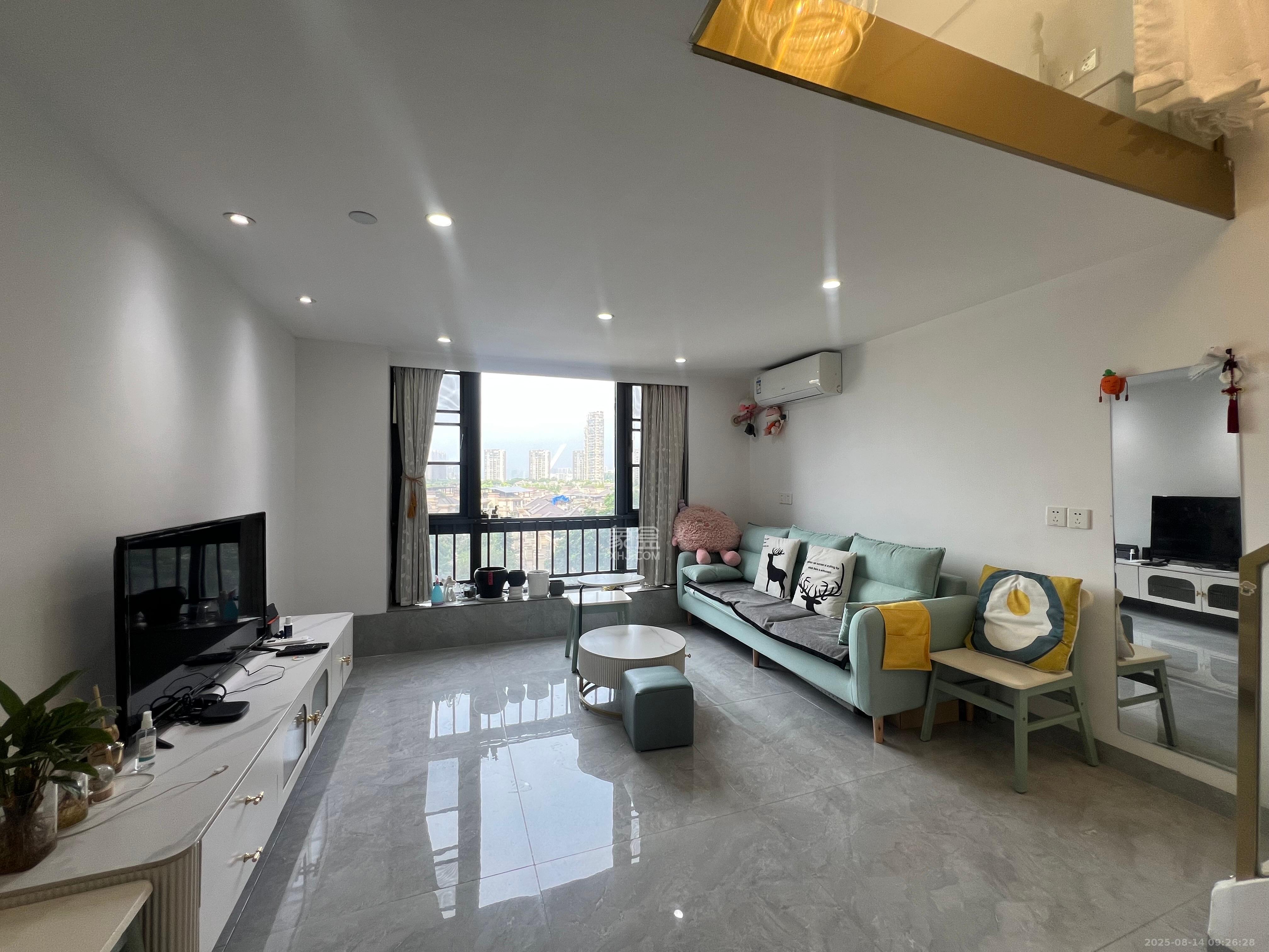 藏珑湖上公馆  1室1厅1卫    2500.0元/月室内图