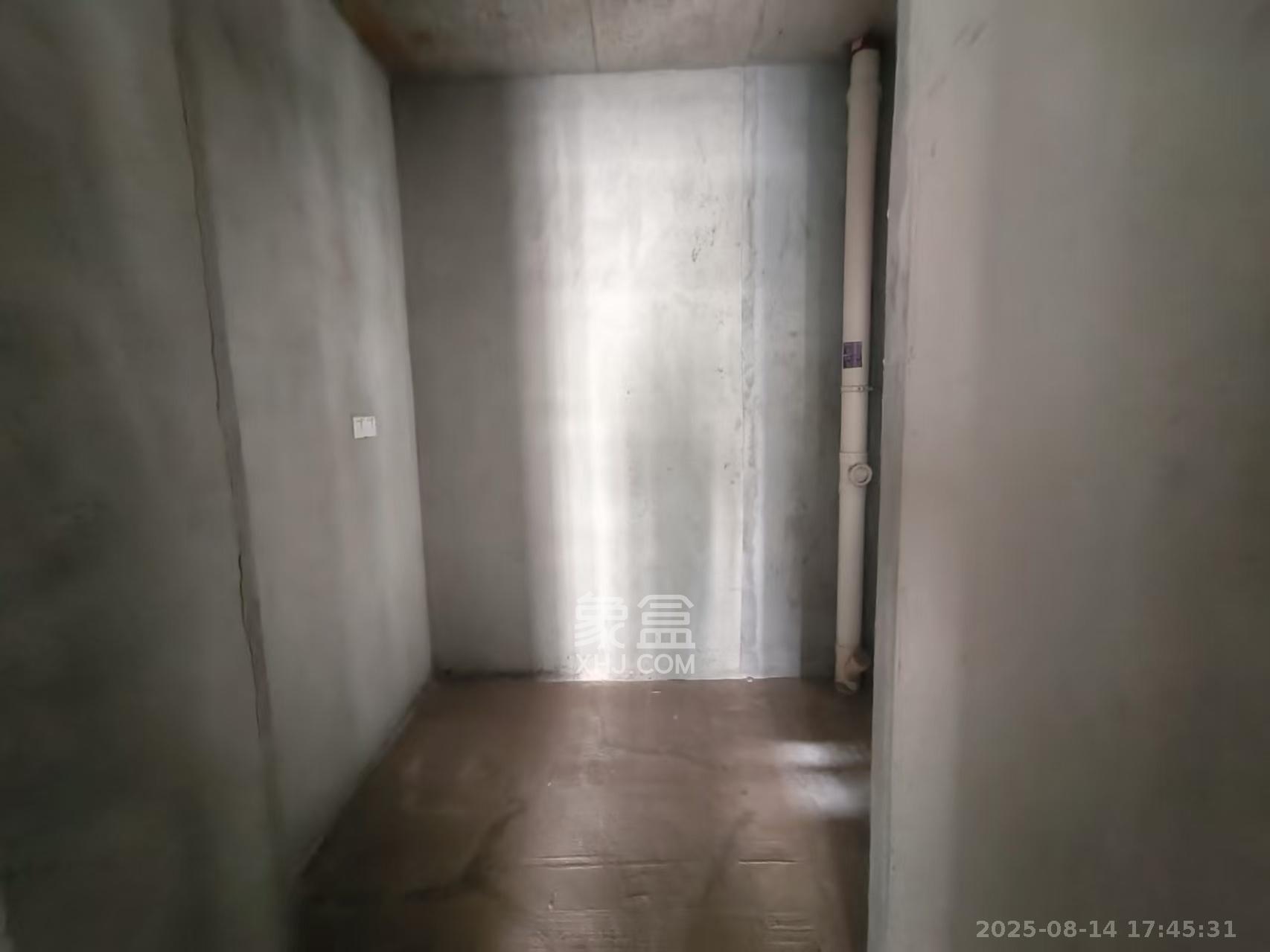 荣盛城 3室2厅1卫 1000.0元/月 荣盛城 3室2厅1卫 1000.0元/月室内图