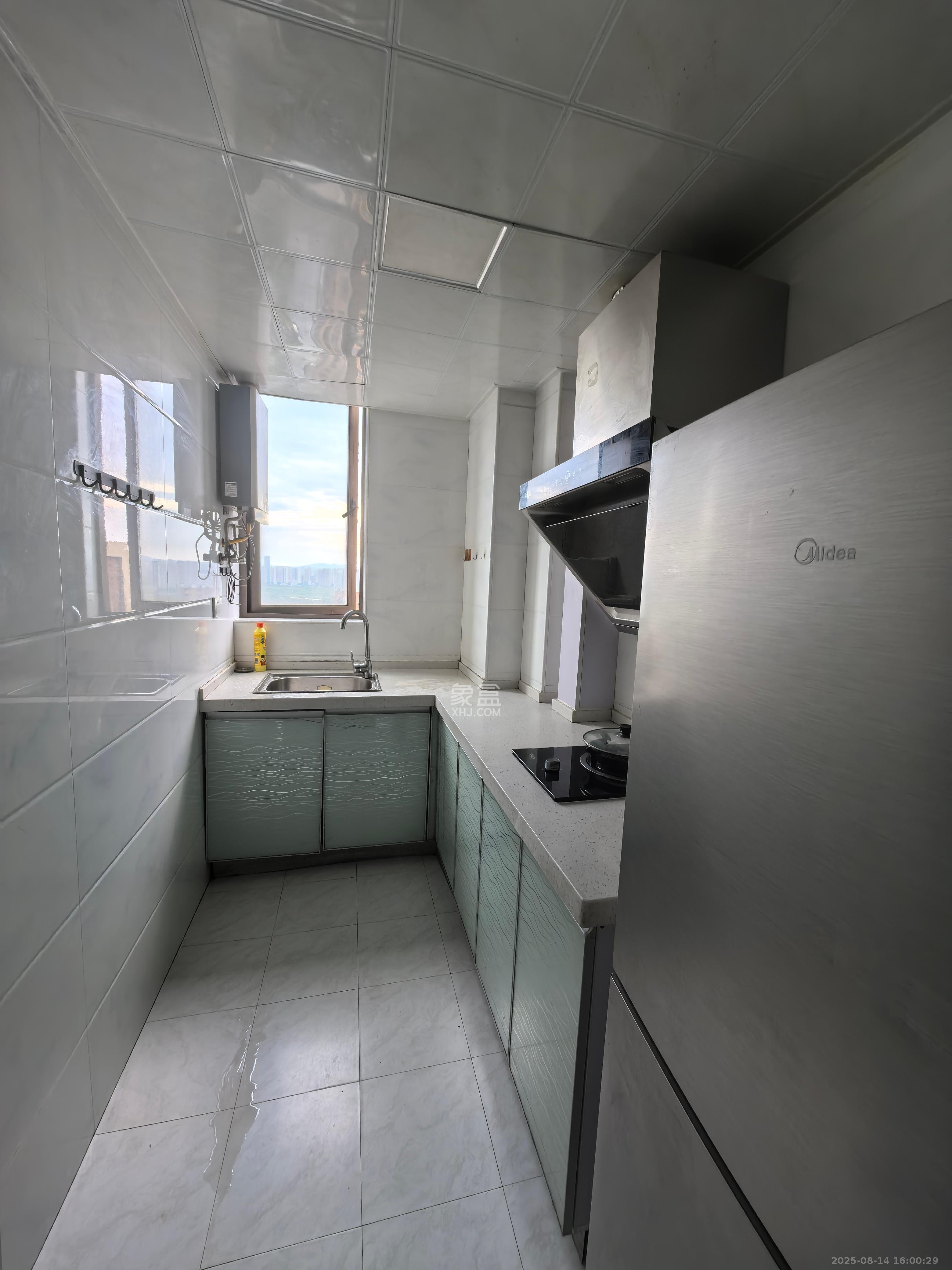 合能洋湖公馆 2室1厅1卫 2200.0元/月 合能洋湖公馆 2室1厅1卫 2200.0元/月室内图