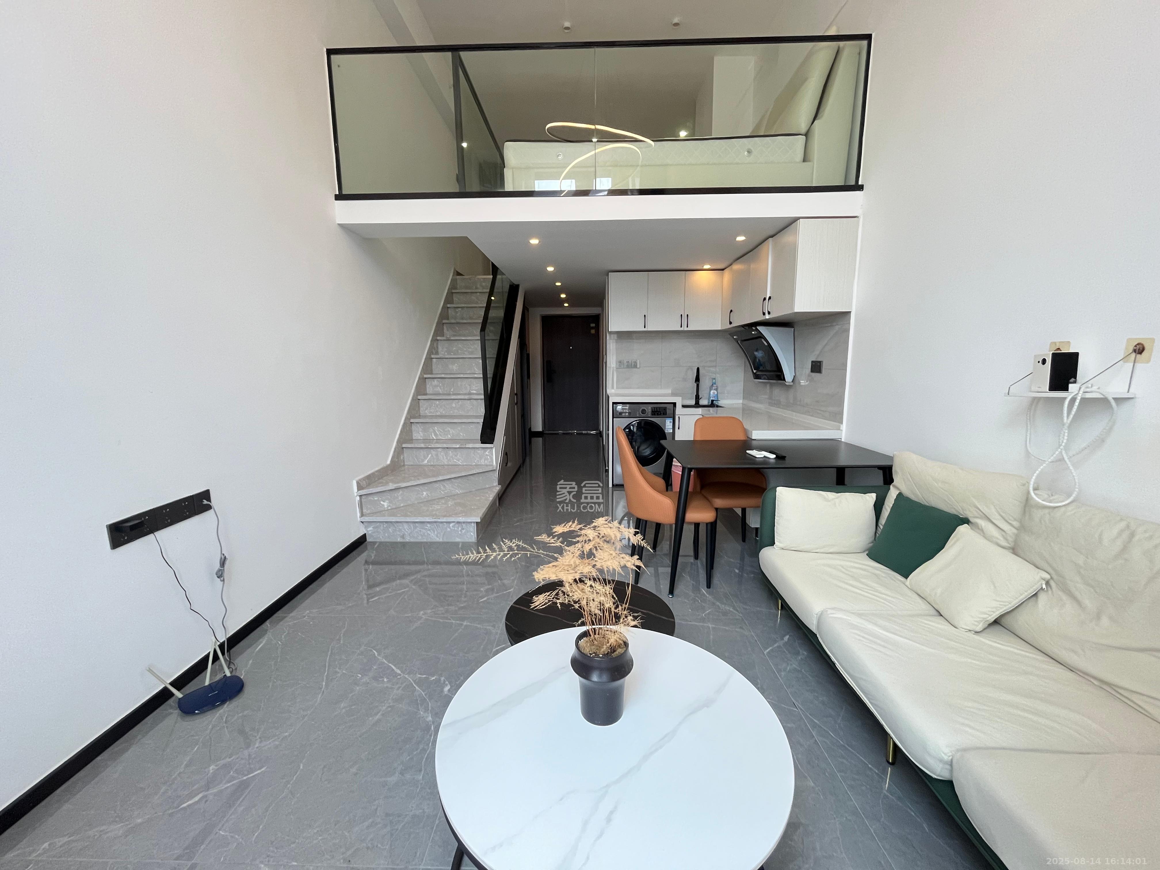 龙湖新壹城 1室1厅1卫 2400.0元/月 龙湖新壹城 1室1厅1卫 2400.0元/月室内图