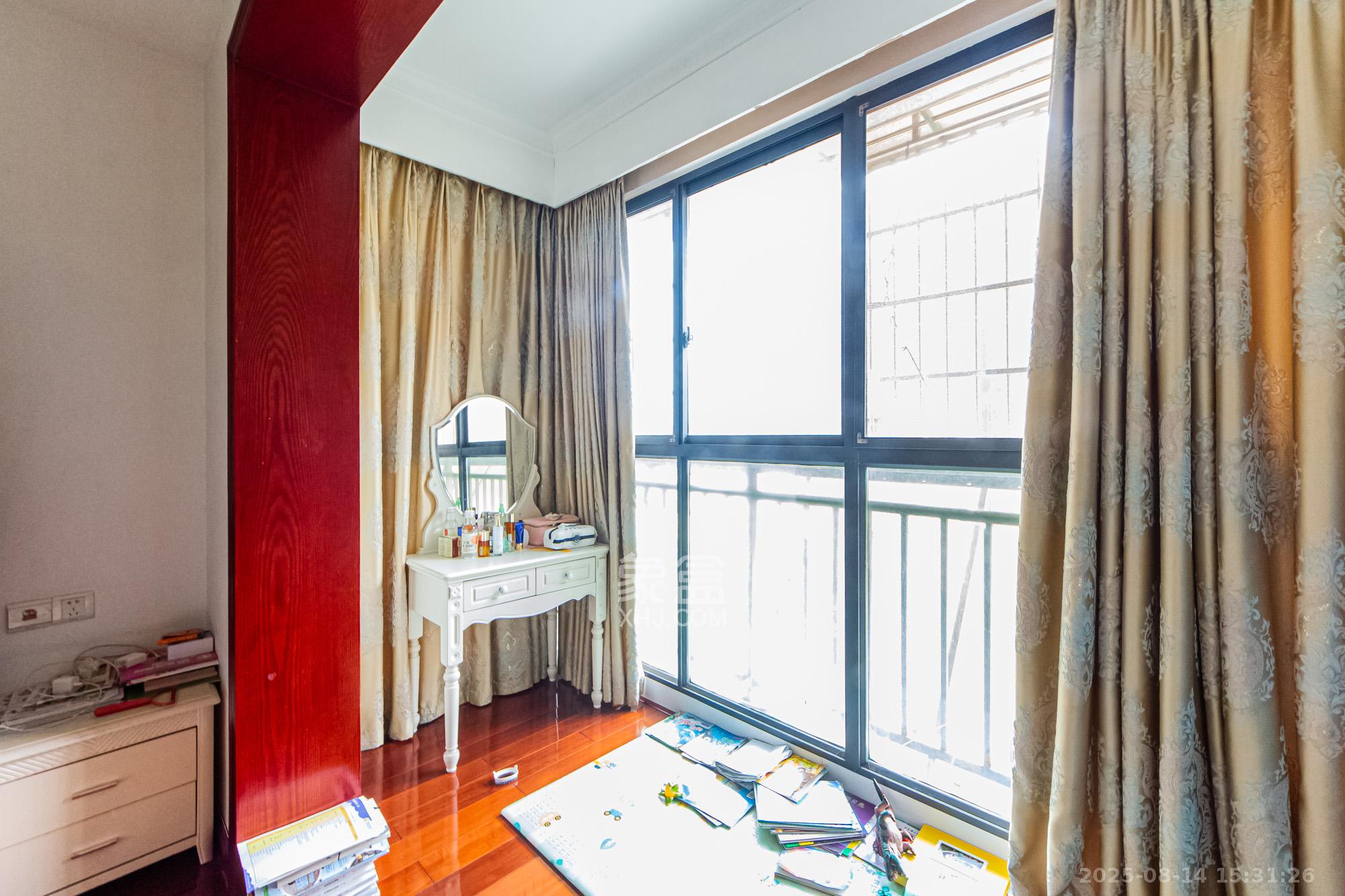 英祥春天 3室2厅2卫 2500.0元/月 英祥春天 3室2厅2卫 2500.0元/月室内图