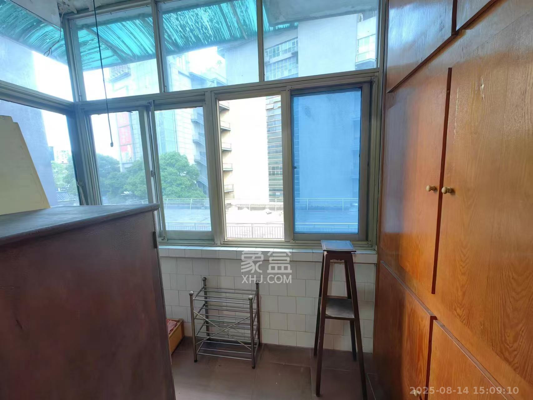 省水院宿舍 3室2厅1卫 2000.0元/月 省水院宿舍 3室2厅1卫 2000.0元/月室内图