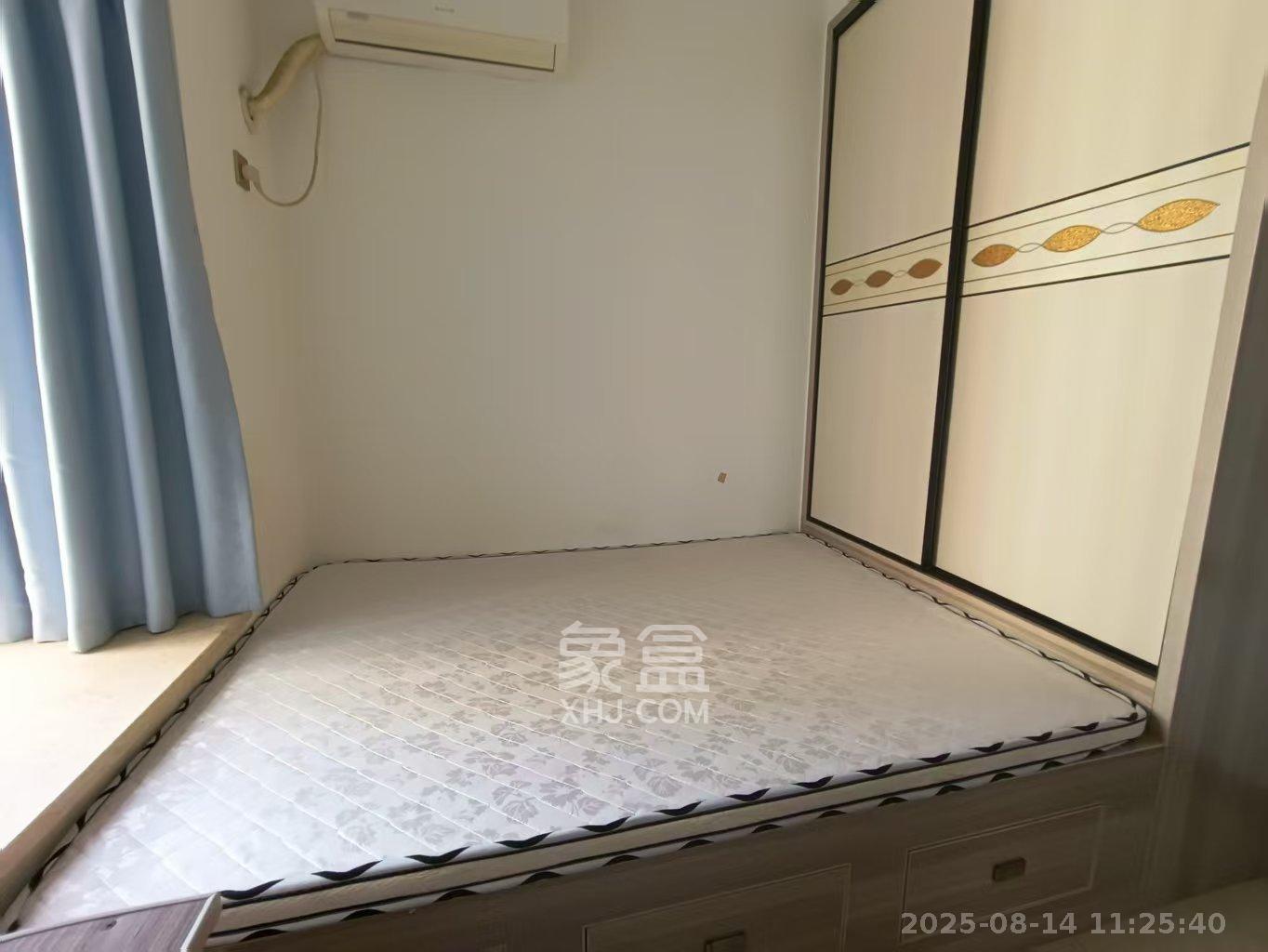 海拔东方  3室2厅1卫   2600.00元/月室内图