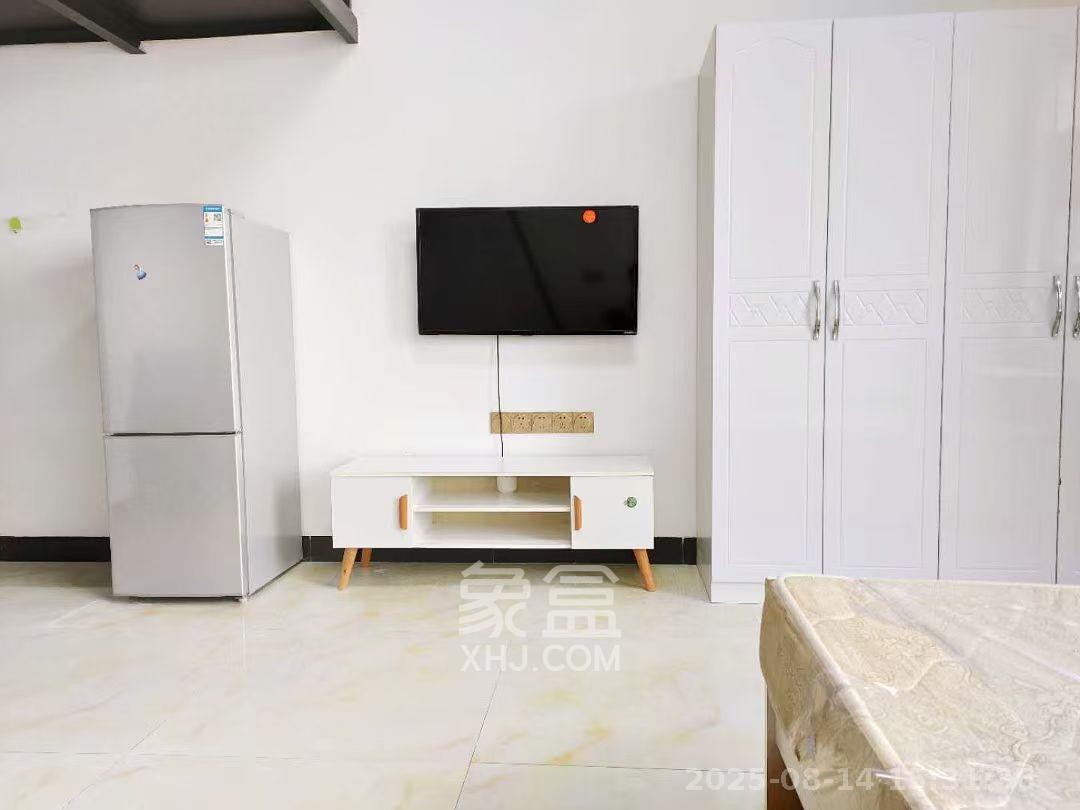 黄金一区 1室1厅1卫 1200.0元/月 黄金一区 1室1厅1卫 1200.0元/月室内图