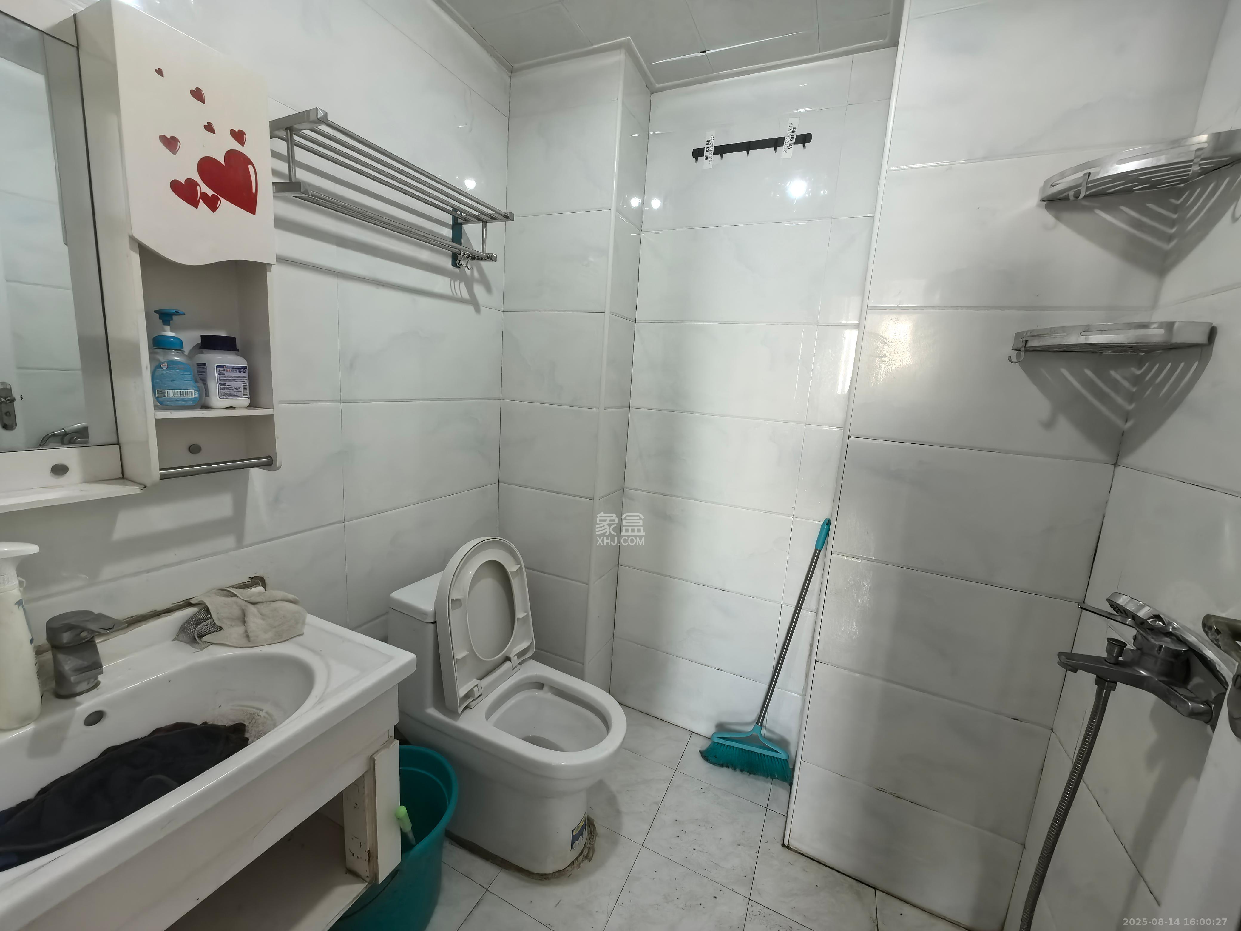 合能洋湖公馆 2室1厅1卫 2200.0元/月 合能洋湖公馆 2室1厅1卫 2200.0元/月室内图