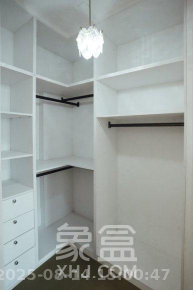 第六都（陆都小区）  4室2厅2卫    5800.0元/月室内图