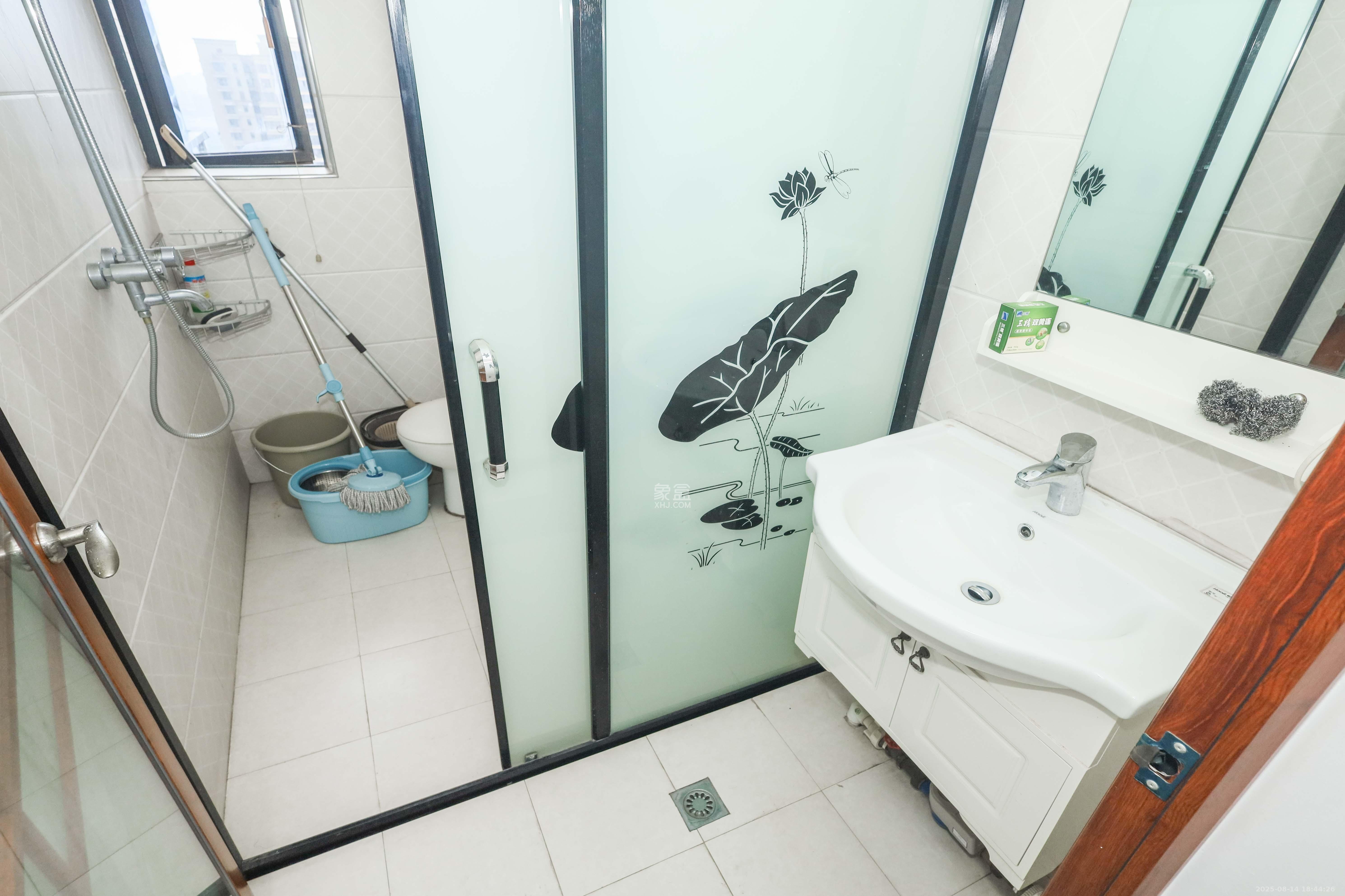 保利麓谷林语B区  3室2厅2卫    105.0万卫生间