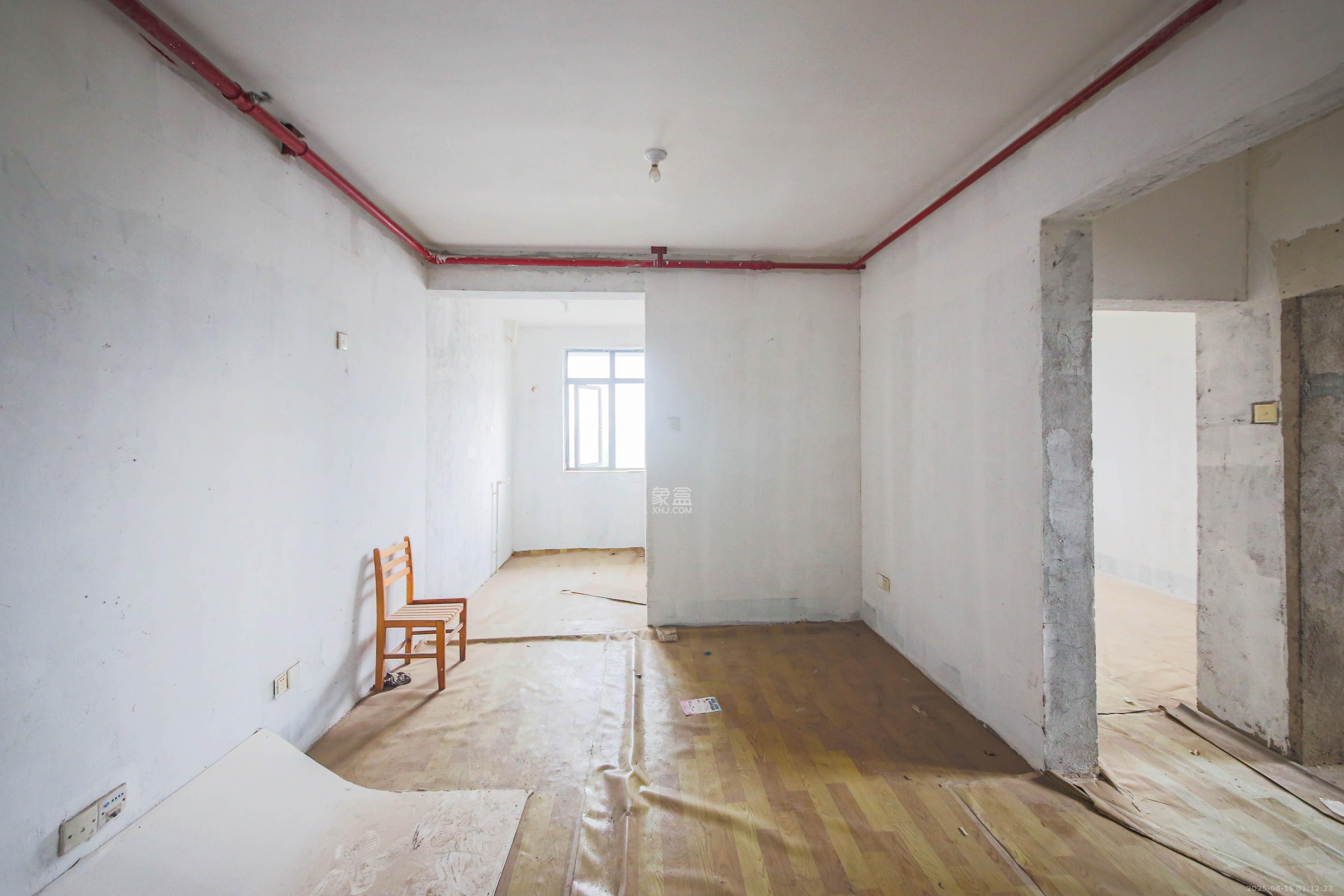 鑫远杰座  2室2厅1卫    58.0万 鑫远杰座  2室2厅1卫    58.0万客厅