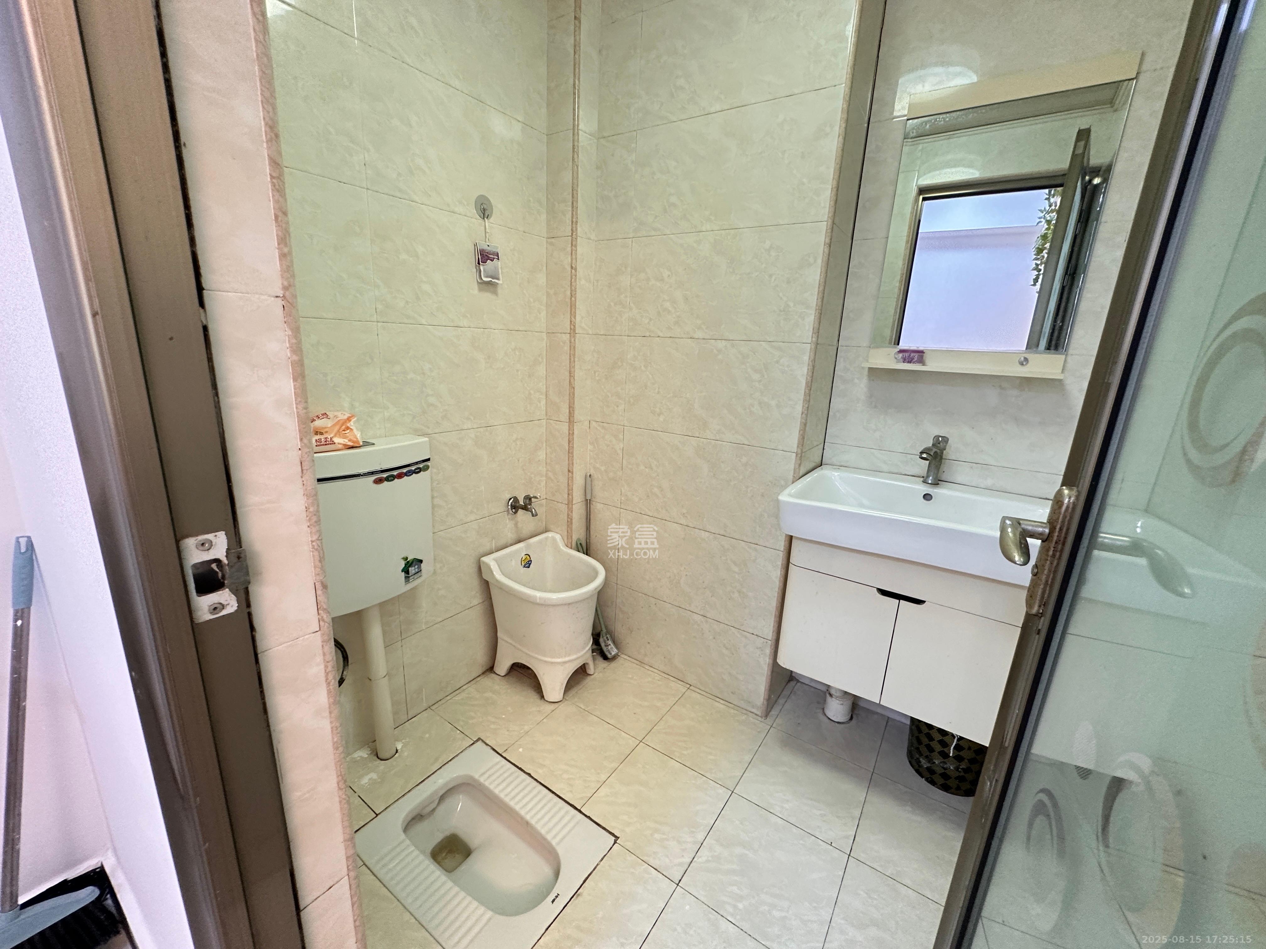 长房中庭国际（东郡华蓉广场）  1室1厅1卫    2600.0元/月室内图