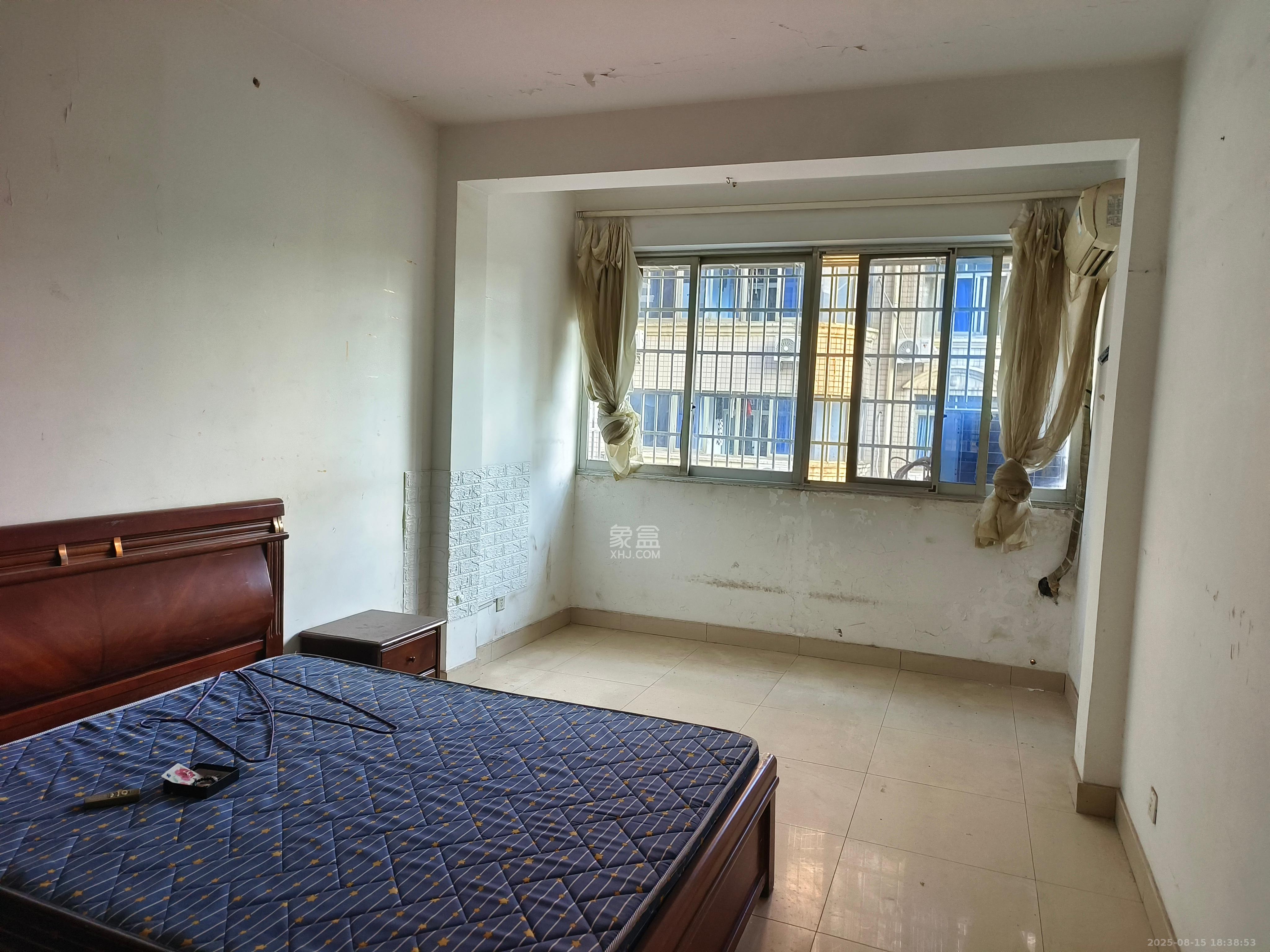 金泉公寓 3室2厅2卫 2000.0元/月 金泉公寓 3室2厅2卫 2000.0元/月室内图