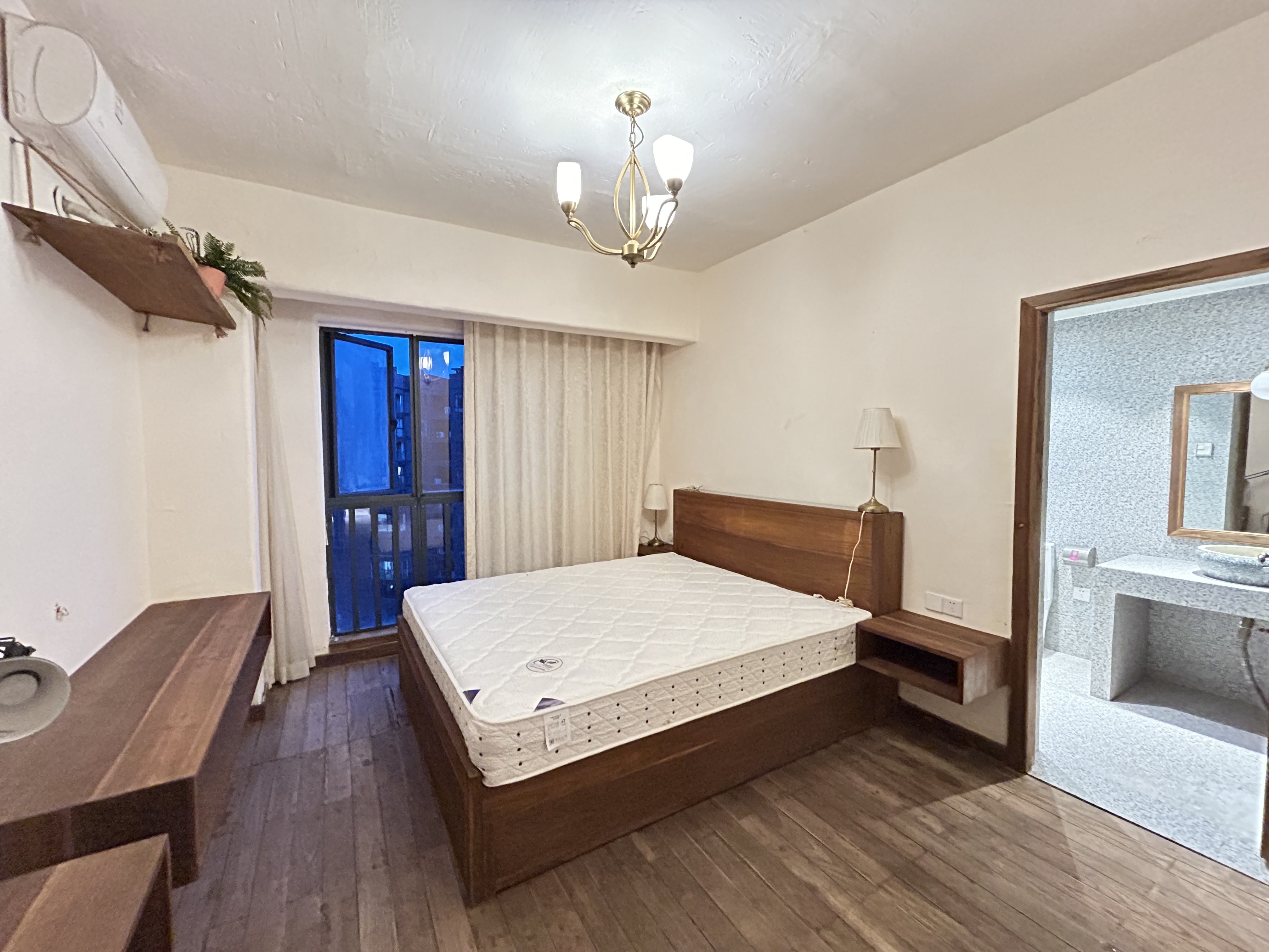 逸臣中央 3室2厅2卫 2000.0元/月 逸臣中央 3室2厅2卫 2000.0元/月室内图