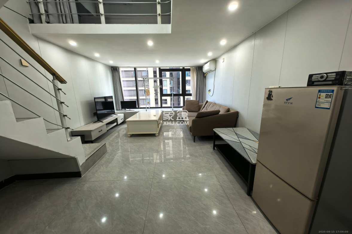 建发央玺(建发泱玺雅苑) 1室2厅1卫 2300.0元/月 建发央玺(建发泱玺雅苑) 1室2厅1卫 2300.0元/月室内图