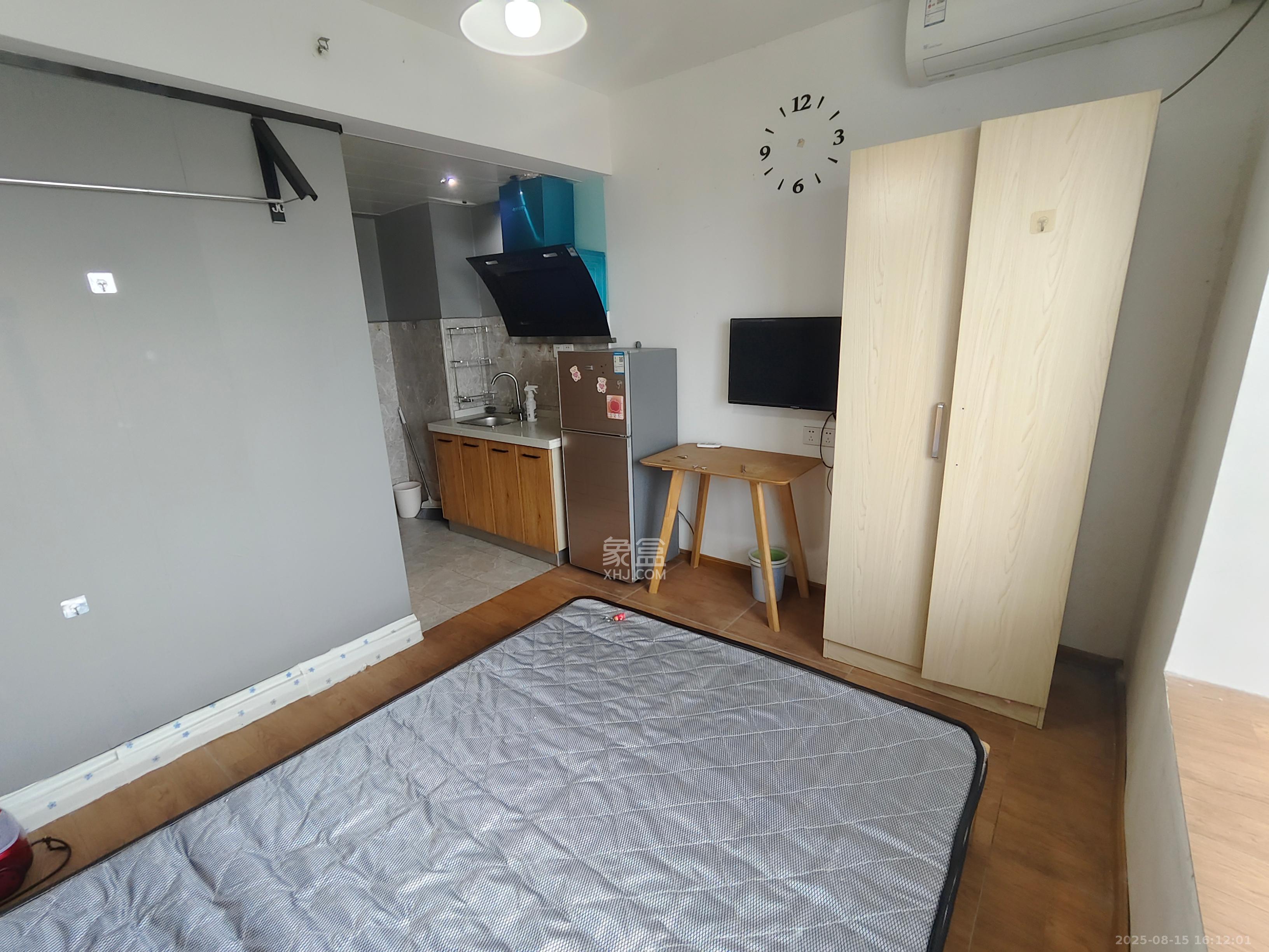 好莱城(弘德西街)  1室0厅0卫    1000.0元/月 好莱城(弘德西街)  1室0厅0卫    1000.0元/月