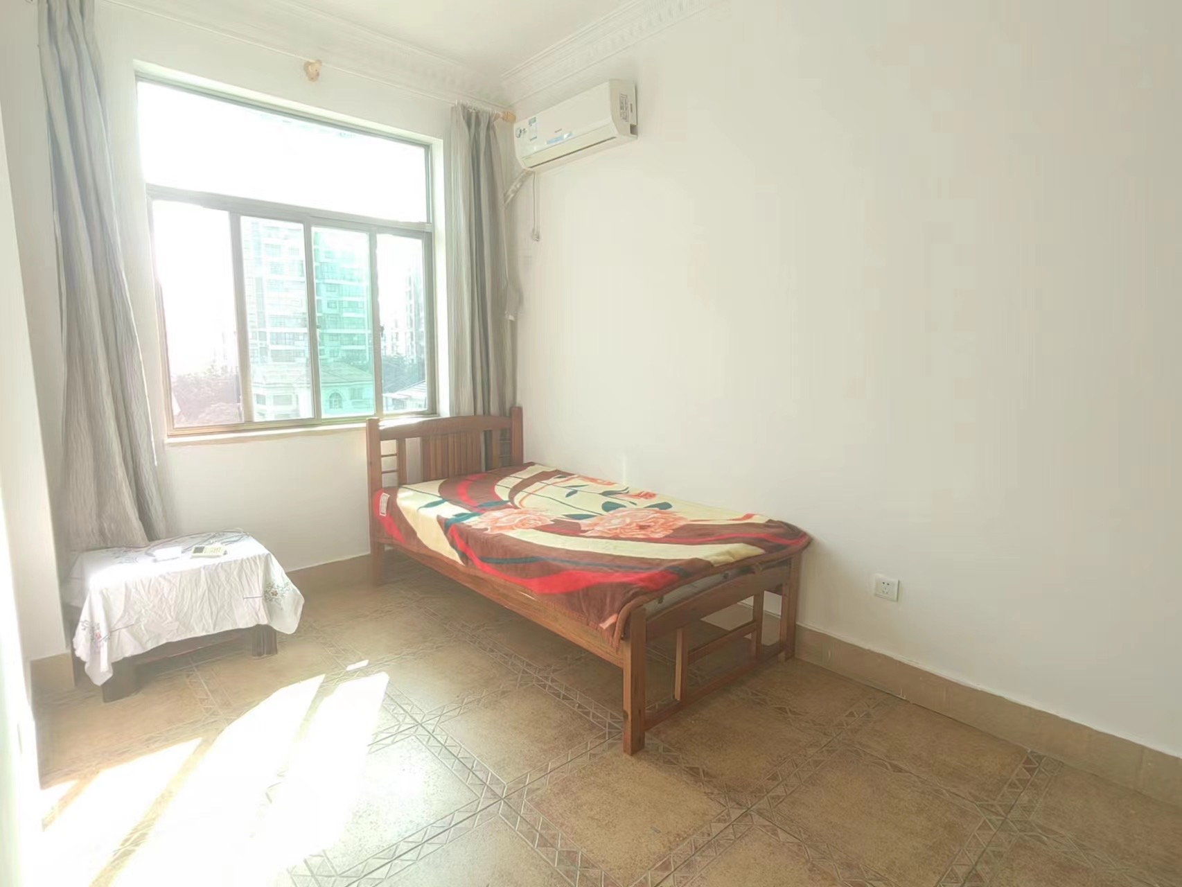 阳光巴洛克小区 3室2厅1卫 2300.0元/月 阳光巴洛克小区 3室2厅1卫 2300.0元/月室内图