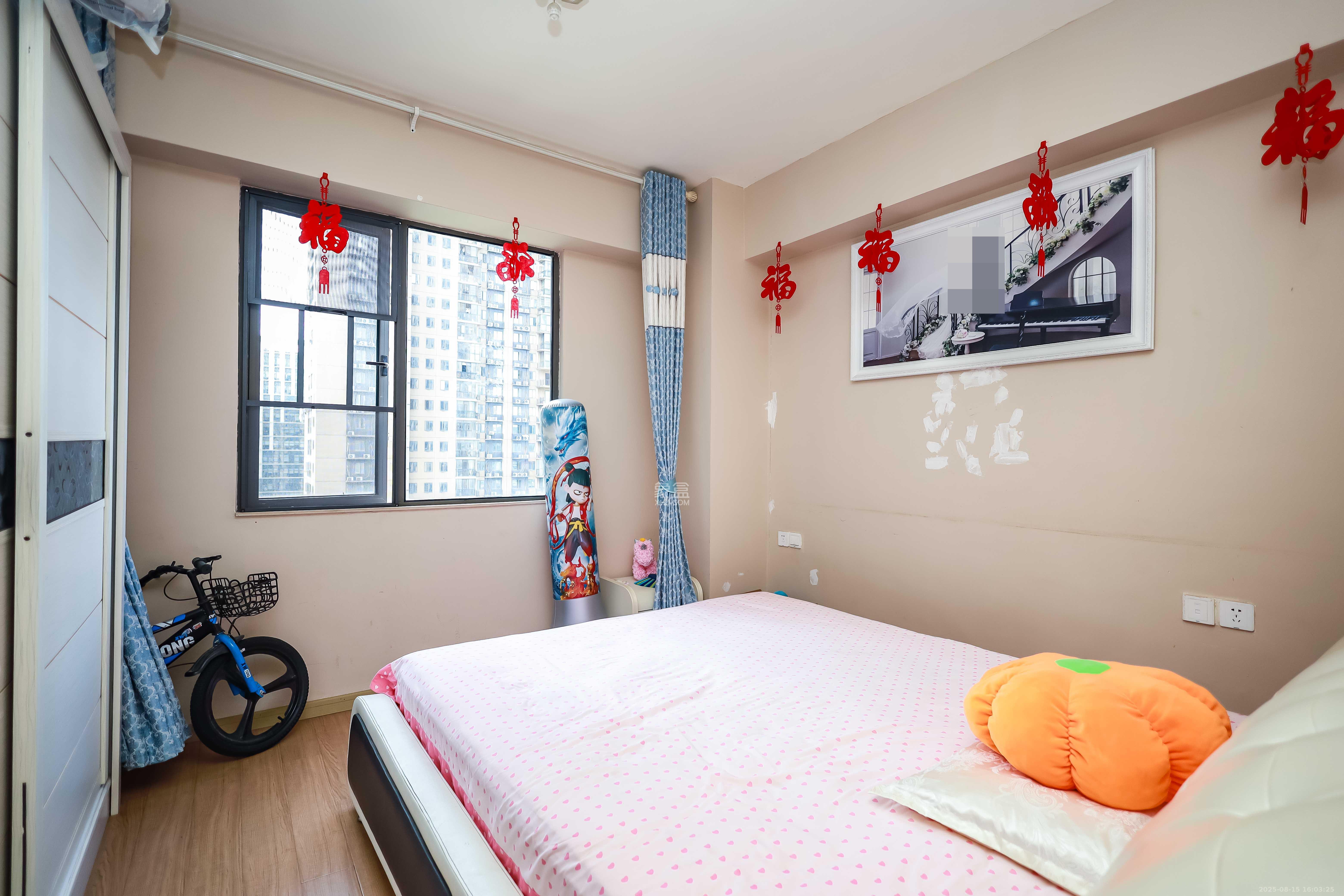 麓谷小镇  3室2厅1卫    53.8万卧室